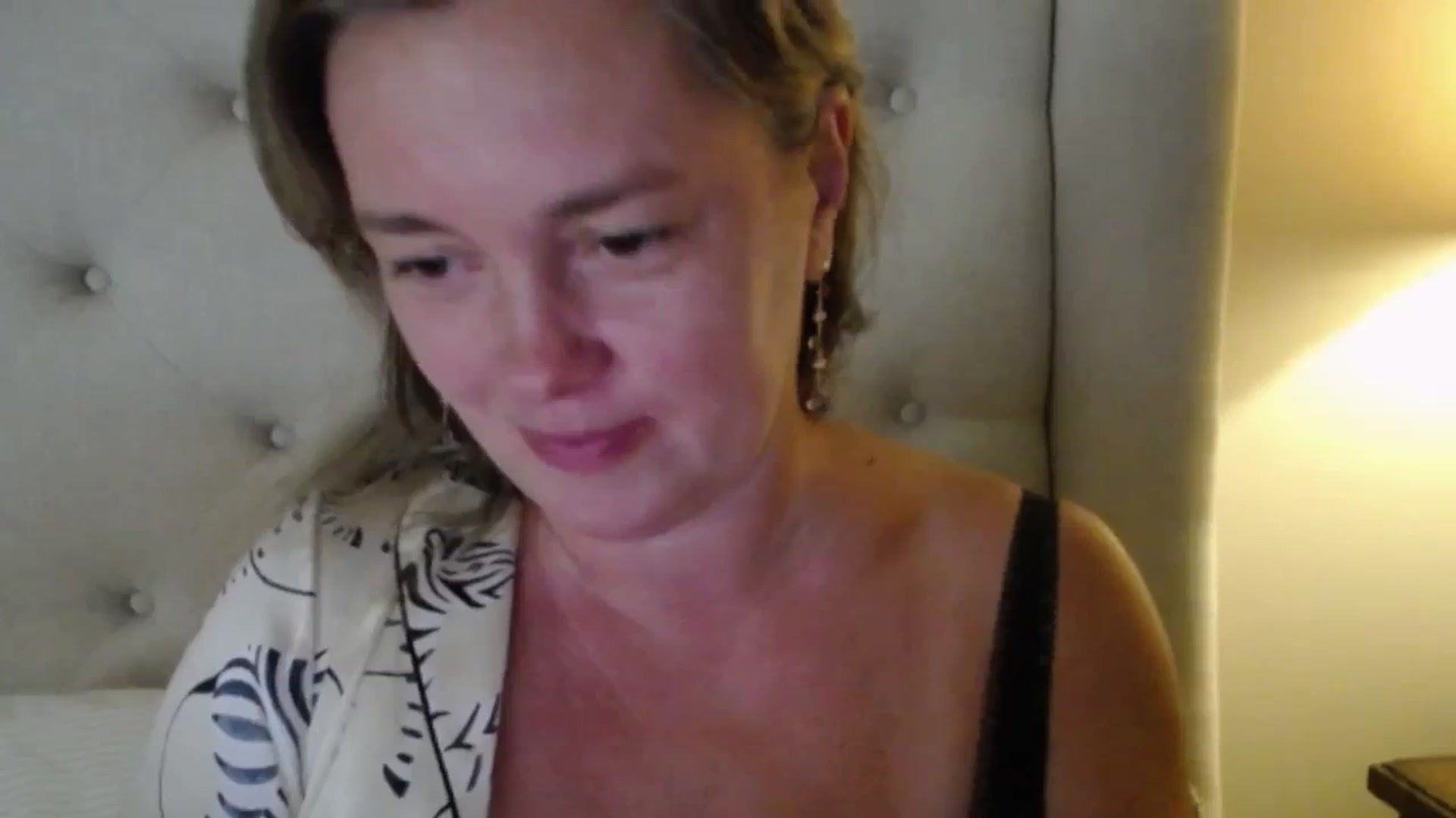 Gallery image thumbnail from J0llye's myfreecams stream on, 08/24/2025, 20:28 image 15 of 20