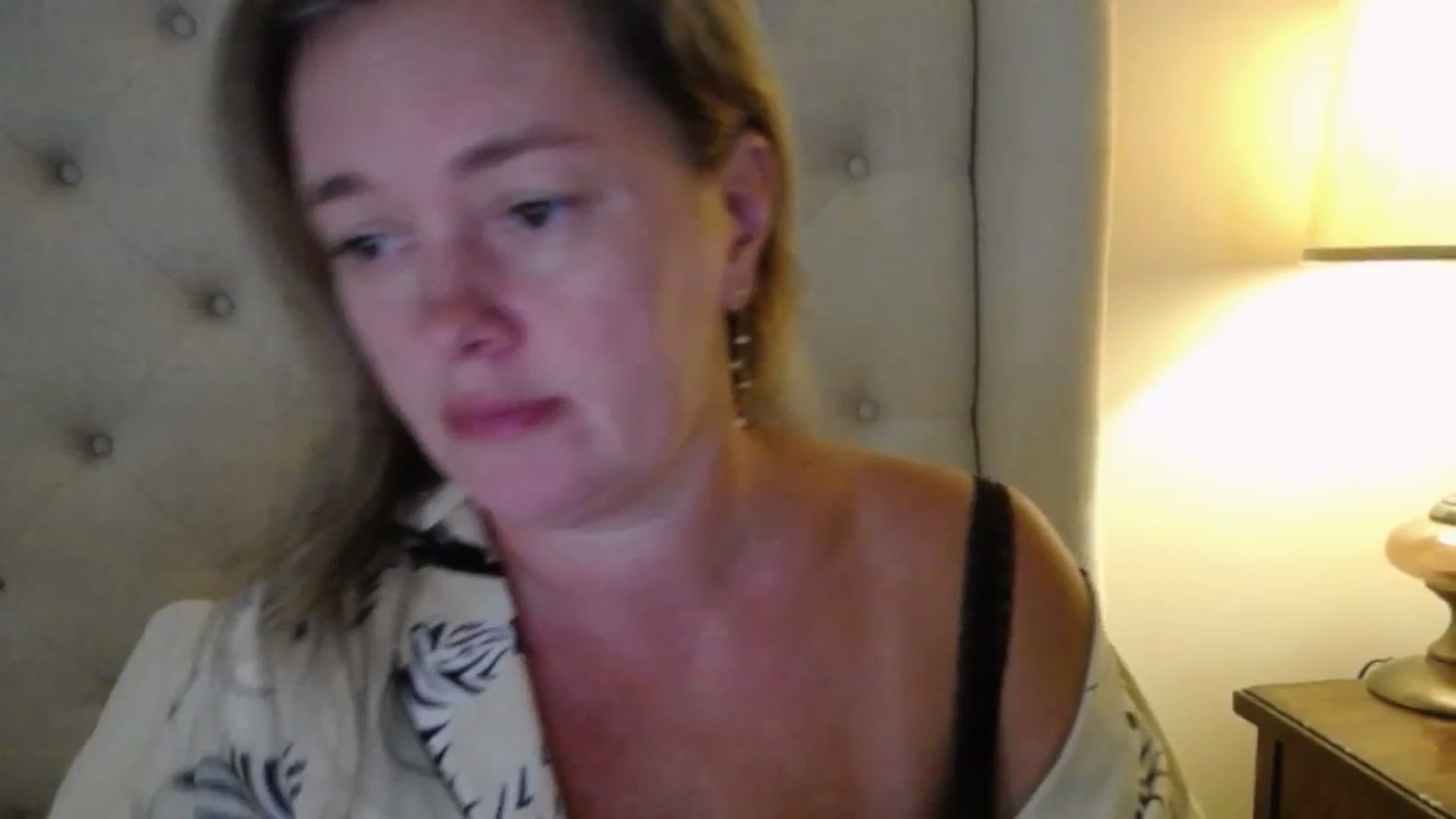 Gallery image thumbnail from J0llye's myfreecams stream on, 08/25/2025, 18:03 image 14 of 20