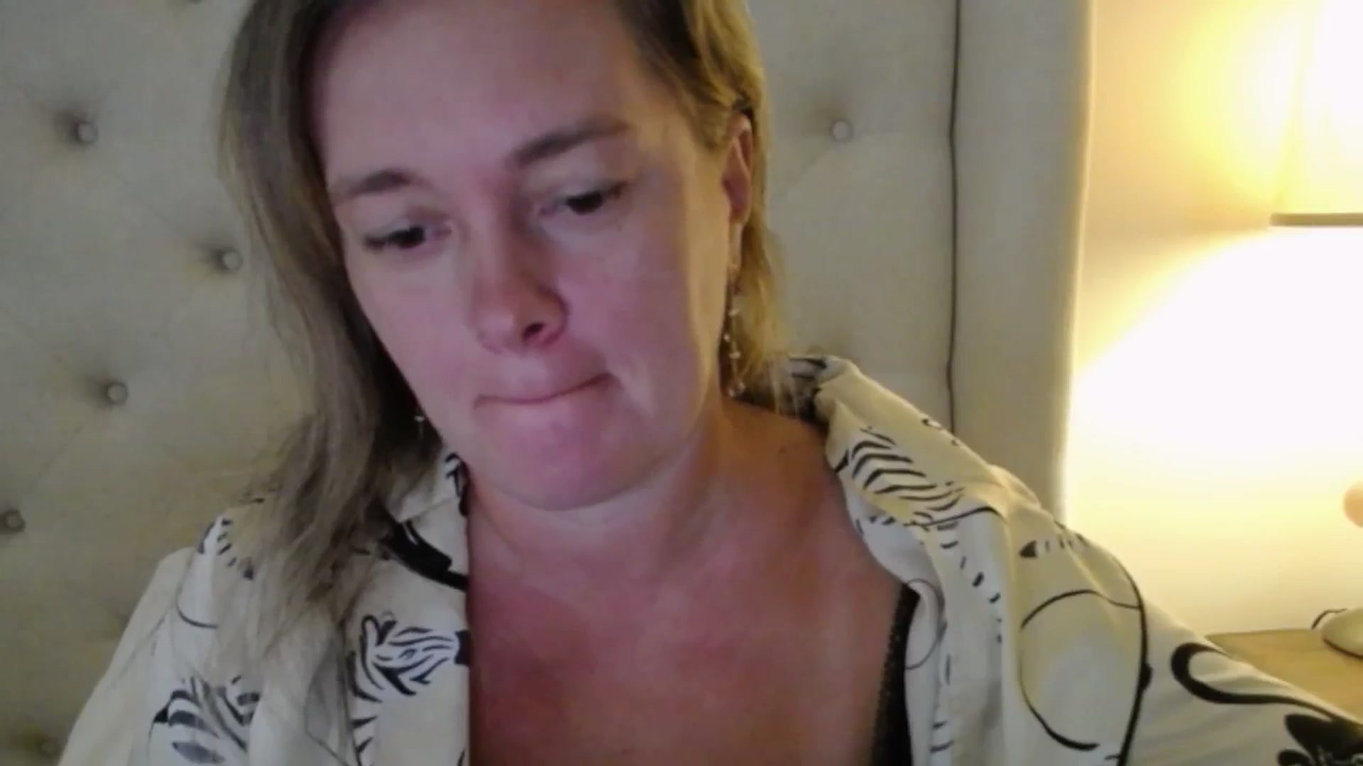 Gallery image thumbnail from J0llye's myfreecams stream on, 08/25/2025, 18:03 image 17 of 20