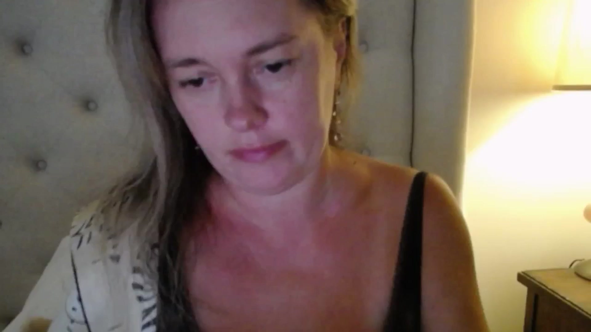 Gallery image thumbnail from J0llye's myfreecams stream on, 08/25/2025, 19:08 image 3 of 20