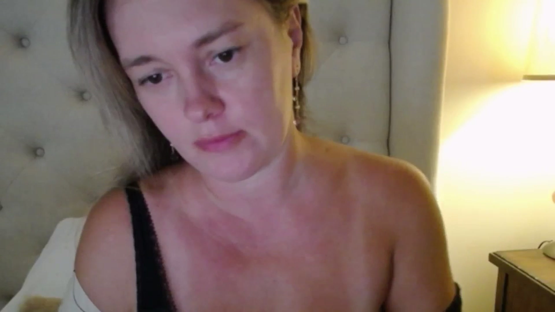 Gallery image thumbnail from J0llye's myfreecams stream on, 08/25/2025, 19:08 image 5 of 20