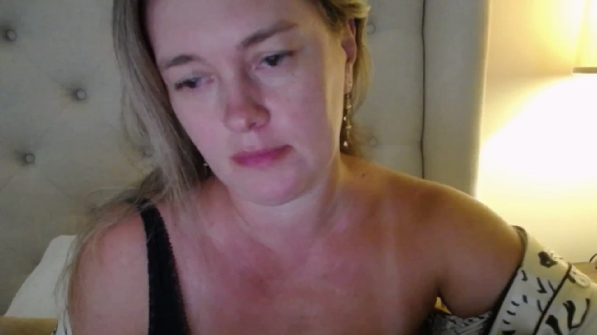Gallery image thumbnail from J0llye's myfreecams stream on, 08/25/2025, 19:08 image 12 of 20