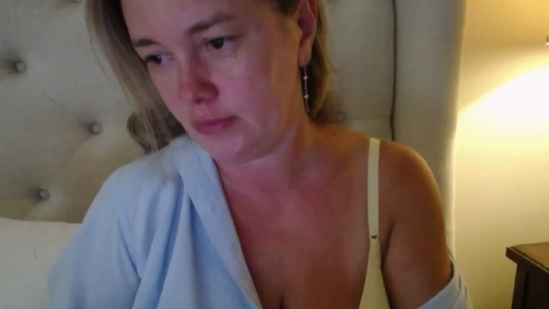 Gallery image thumbnail from J0llye's myfreecams stream on, 08/26/2025, 16:33 image 20 of 20