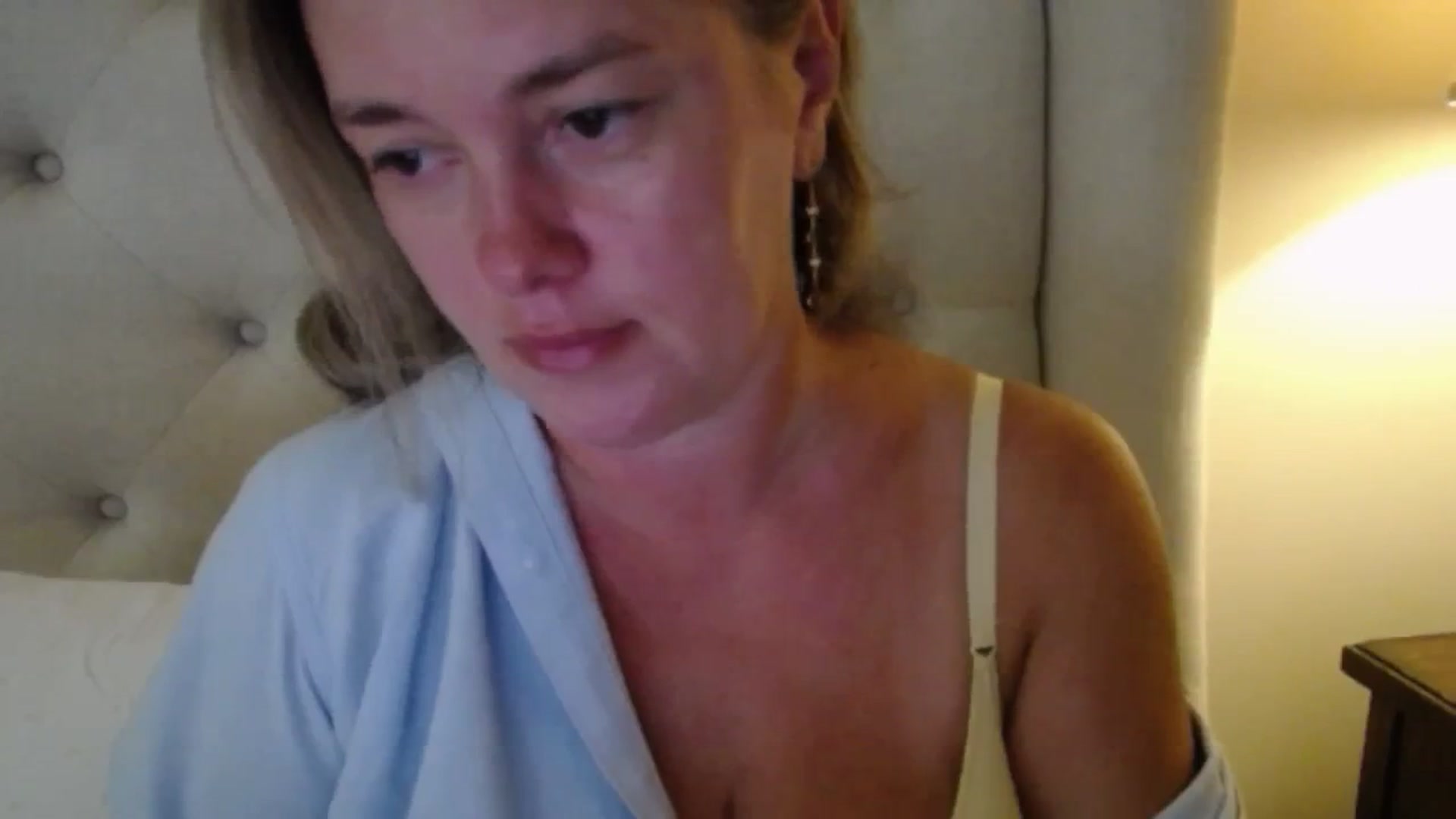 Gallery image thumbnail from J0llye's myfreecams stream on, 08/26/2025, 16:33 image 18 of 20