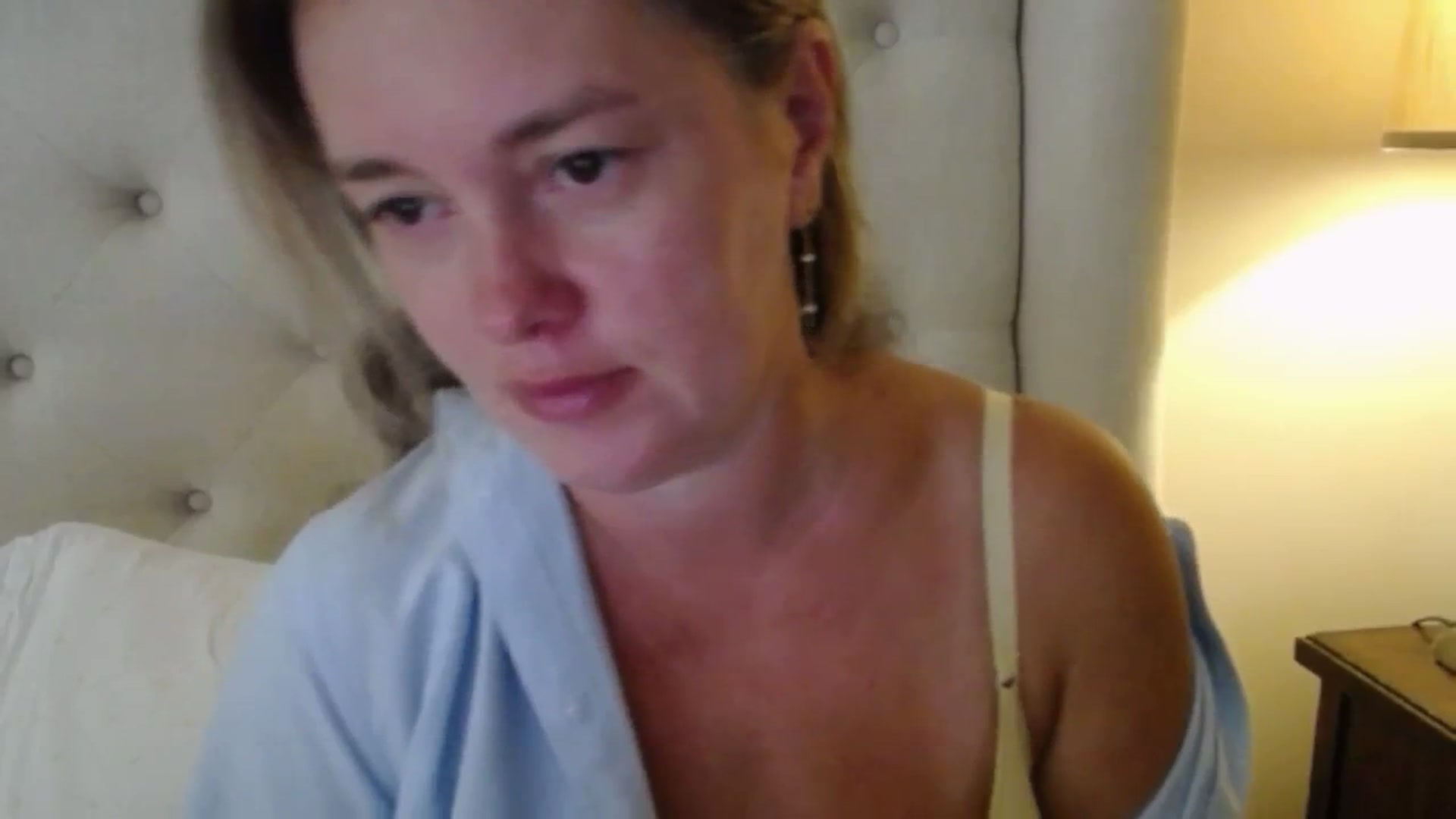 Gallery image thumbnail from J0llye's myfreecams stream on, 08/26/2025, 16:33 image 5 of 20
