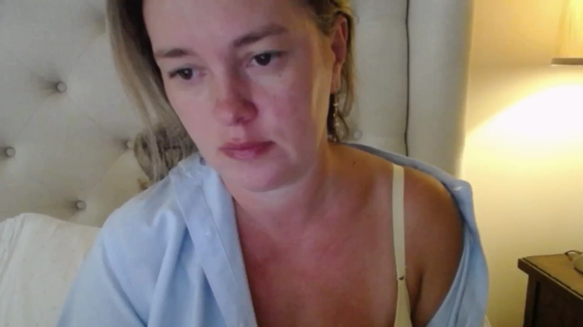 Gallery image thumbnail from J0llye's myfreecams stream on, 08/26/2025, 16:33 image 1 of 20