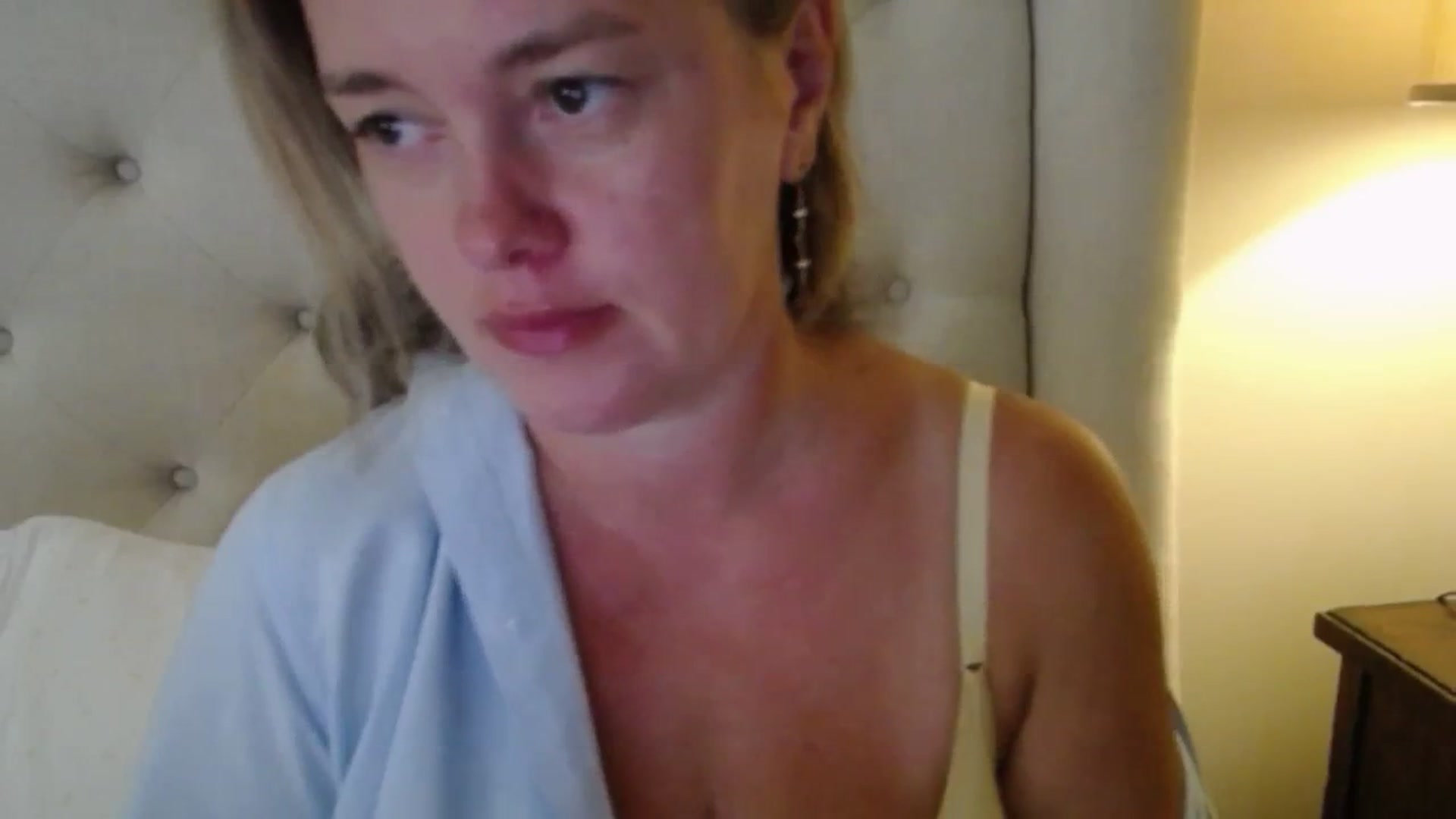 Gallery image thumbnail from J0llye's myfreecams stream on, 08/26/2025, 16:33 image 9 of 20
