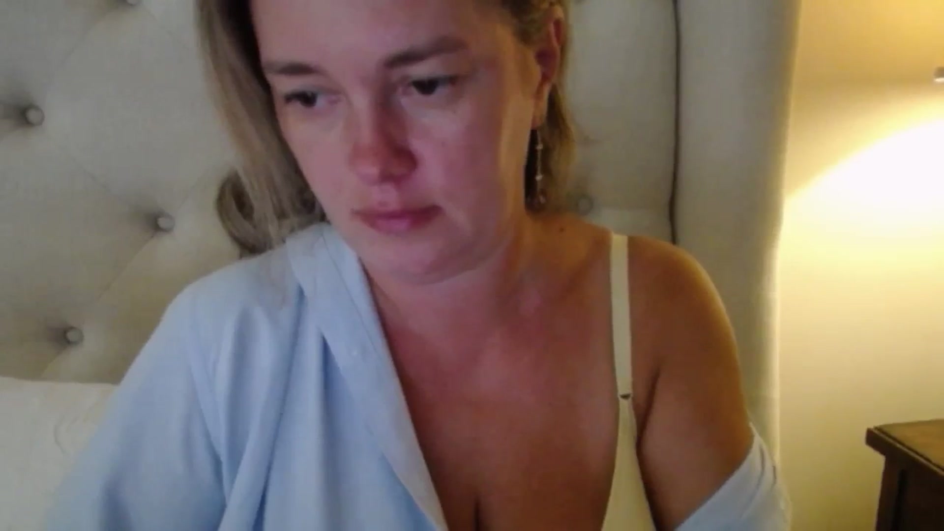 Gallery image thumbnail from J0llye's myfreecams stream on, 08/26/2025, 16:33 image 13 of 20