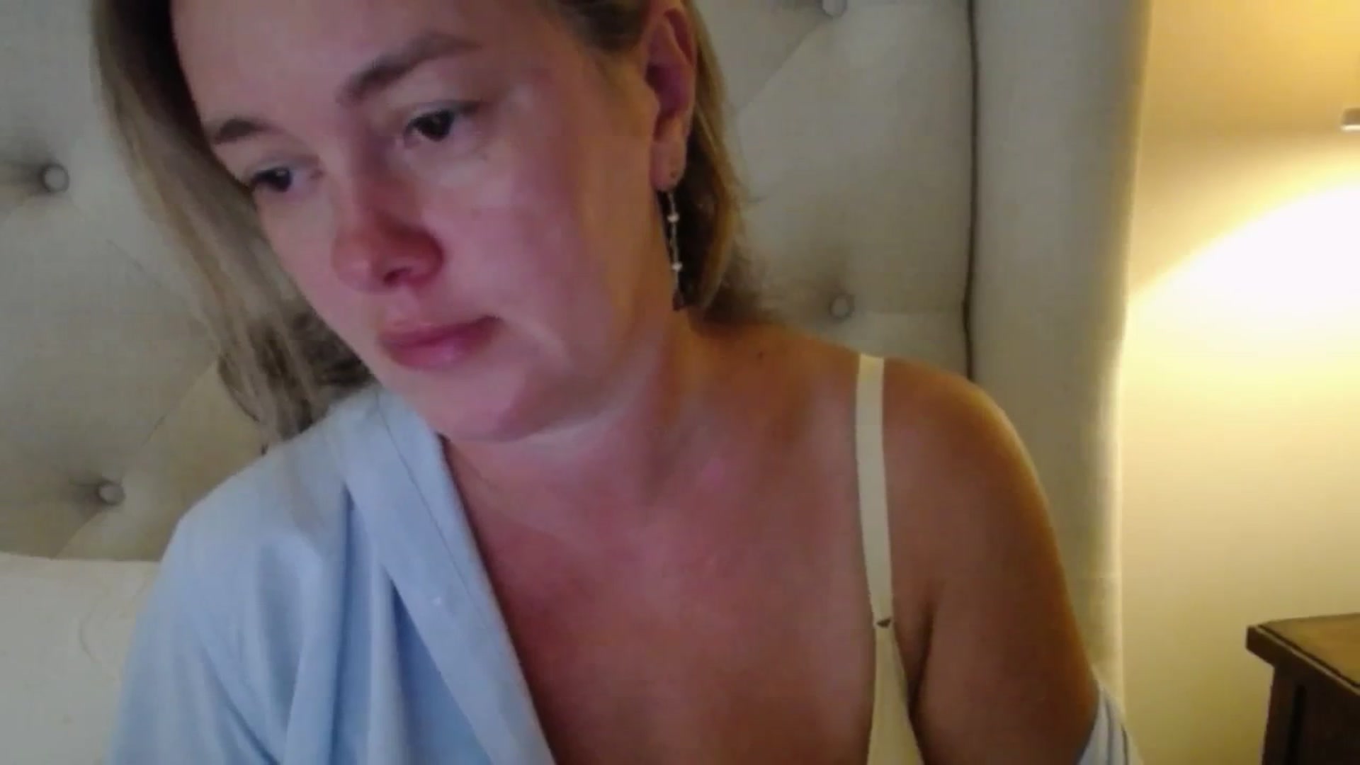 Gallery image thumbnail from J0llye's myfreecams stream on, 08/26/2025, 16:33 image 15 of 20