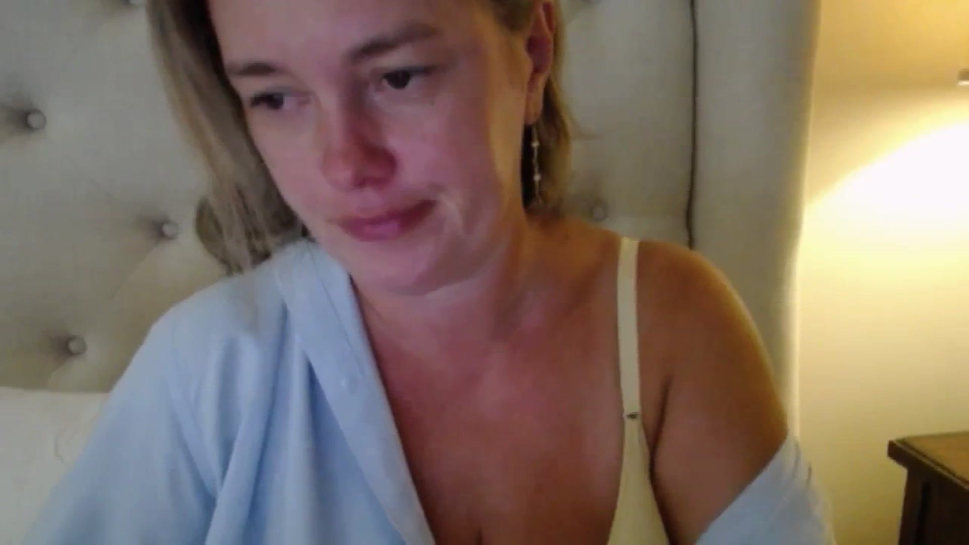 Gallery image thumbnail from J0llye's myfreecams stream on, 08/26/2025, 16:33 image 12 of 20