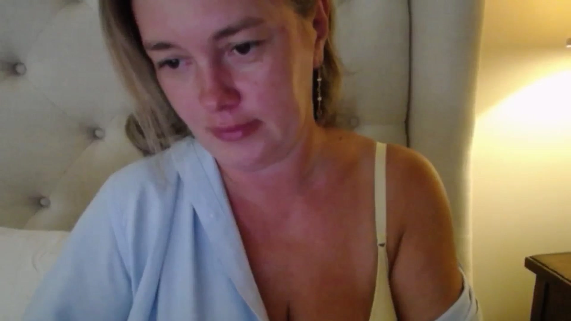 Gallery image thumbnail from J0llye's myfreecams stream on, 08/26/2025, 16:33 image 14 of 20
