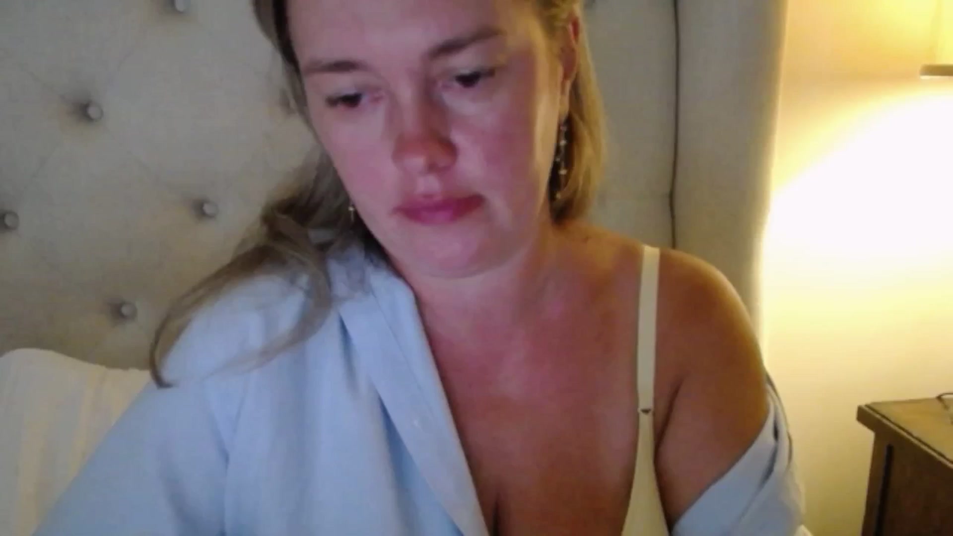 Gallery image thumbnail from J0llye's myfreecams stream on, 08/26/2025, 19:05 image 2 of 20