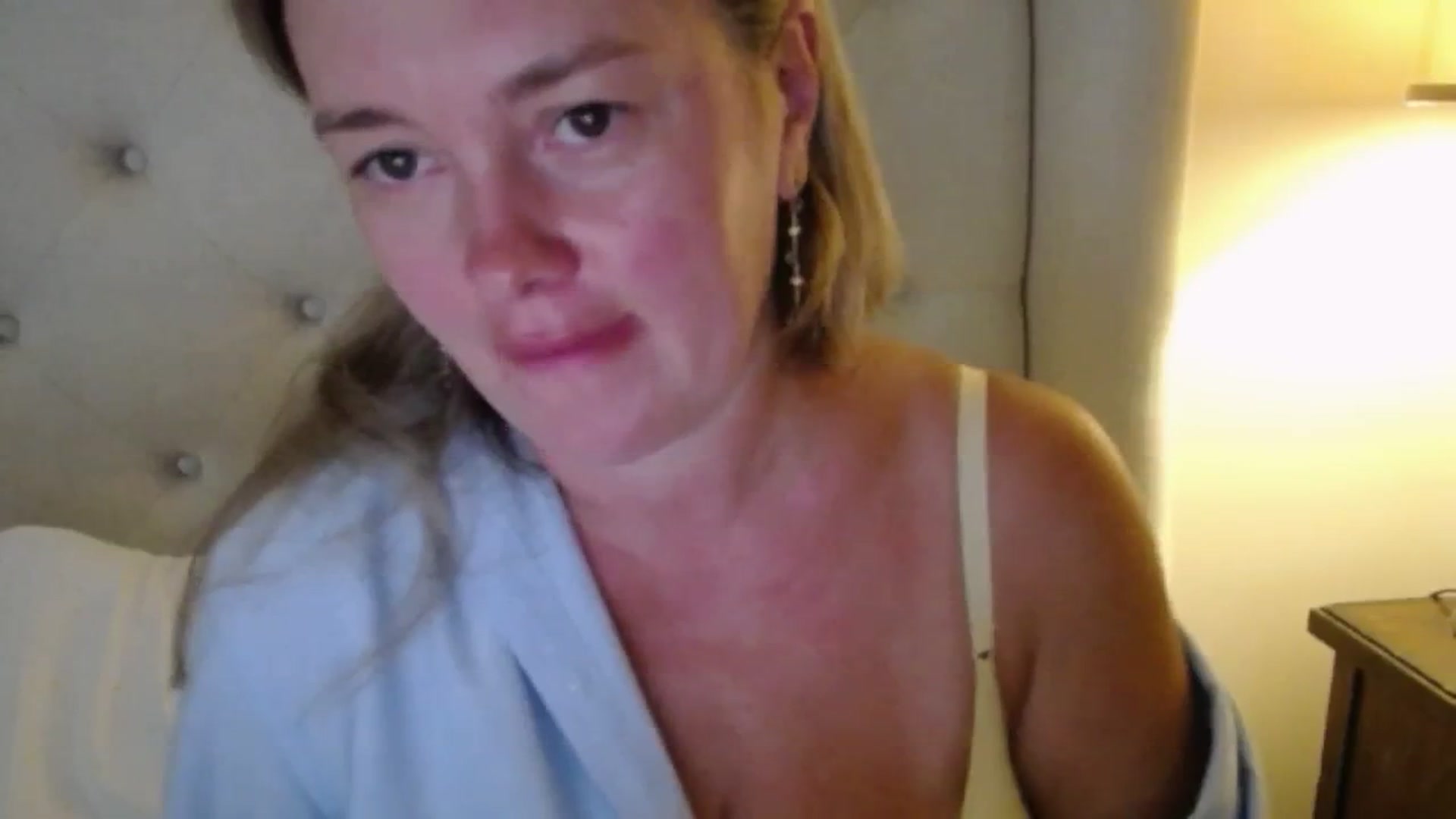 Gallery image thumbnail from J0llye's myfreecams stream on, 08/26/2025, 19:05 image 6 of 20
