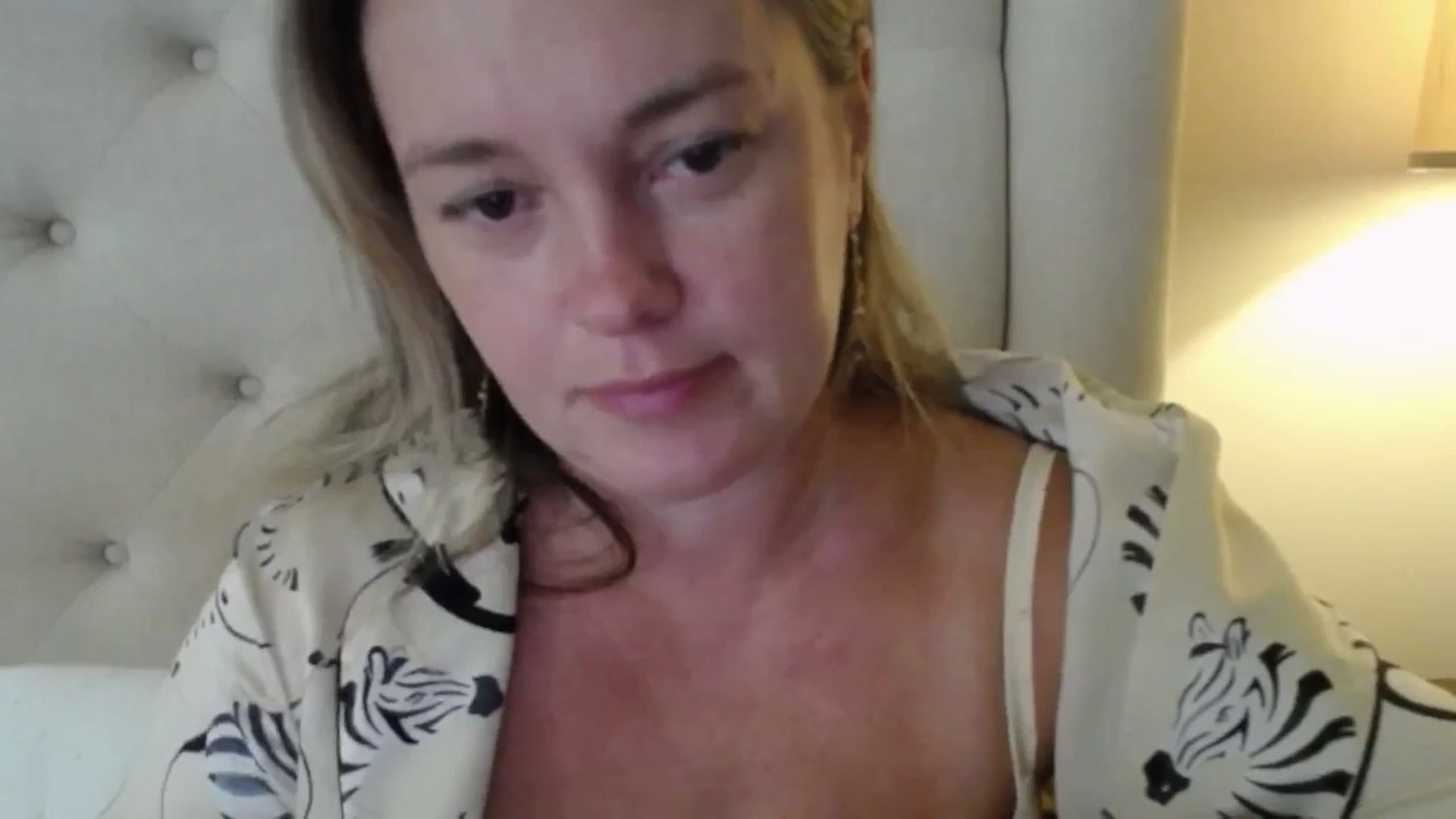 Gallery image thumbnail from J0llye's myfreecams stream on, 08/27/2025, 15:49 image 19 of 20