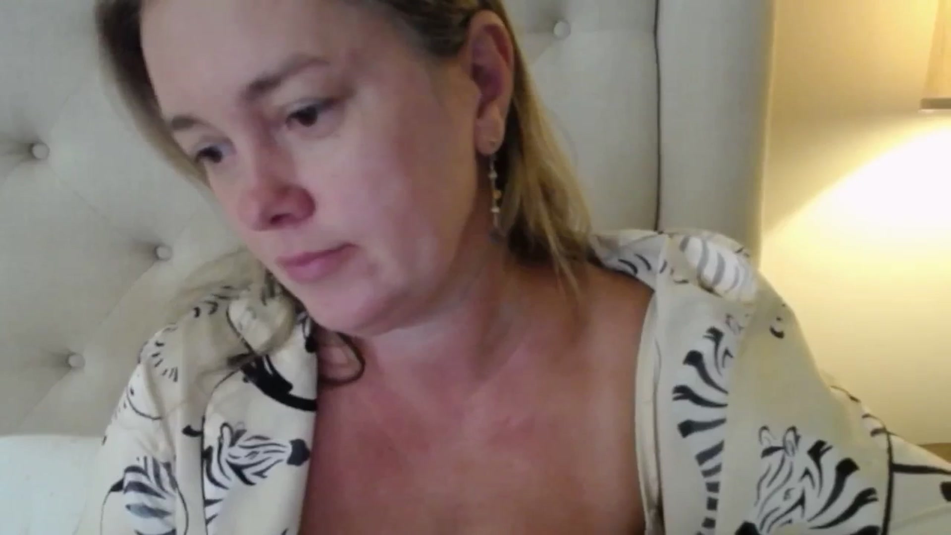 Gallery image thumbnail from J0llye's myfreecams stream on, 08/27/2025, 15:49 image 17 of 20