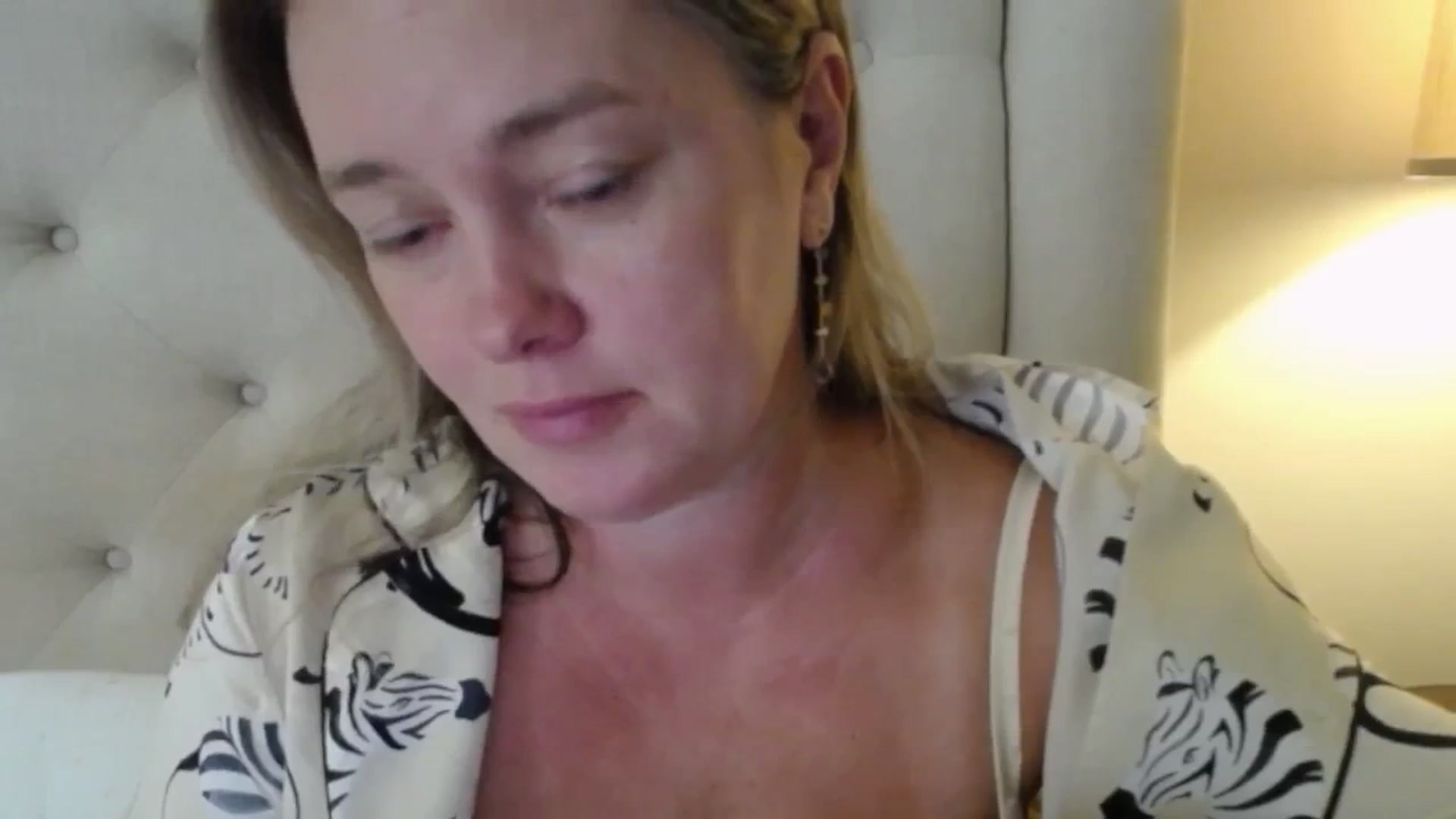 Gallery image thumbnail from J0llye's myfreecams stream on, 08/27/2025, 15:49 image 16 of 20