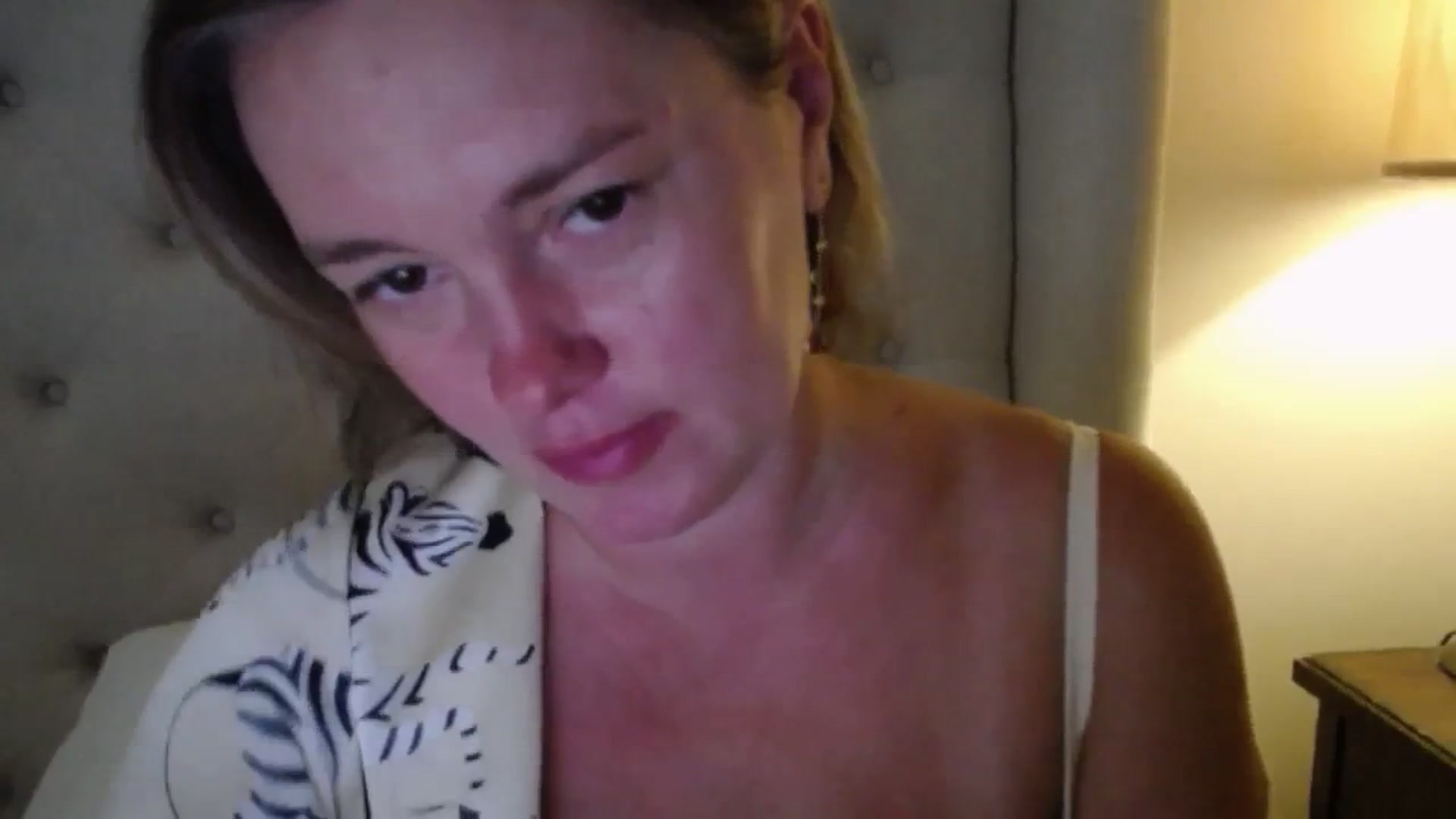 Gallery image thumbnail from J0llye's myfreecams stream on, 08/27/2025, 18:10 image 18 of 20