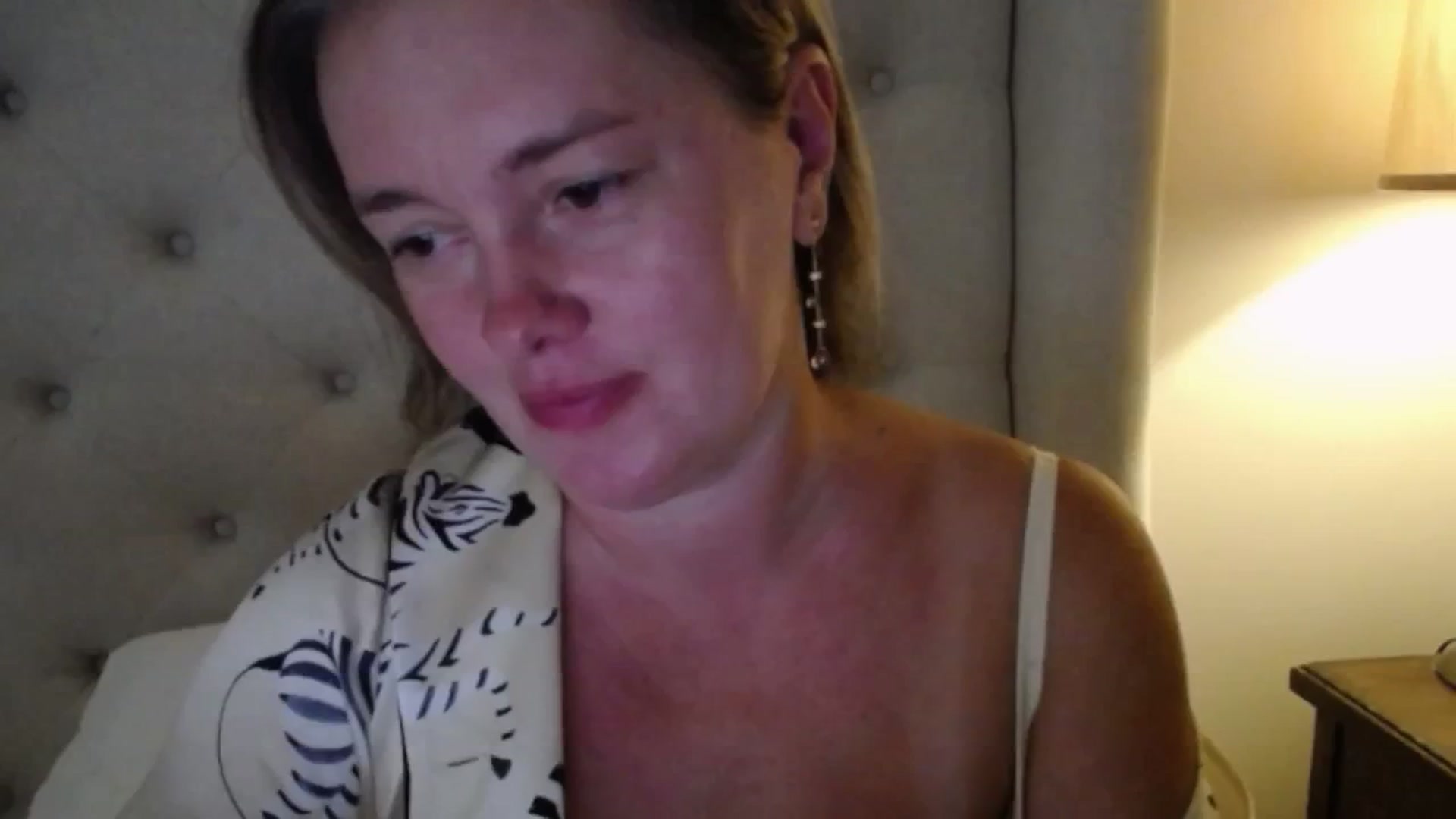 Gallery image thumbnail from J0llye's myfreecams stream on, 08/27/2025, 18:10 image 1 of 20