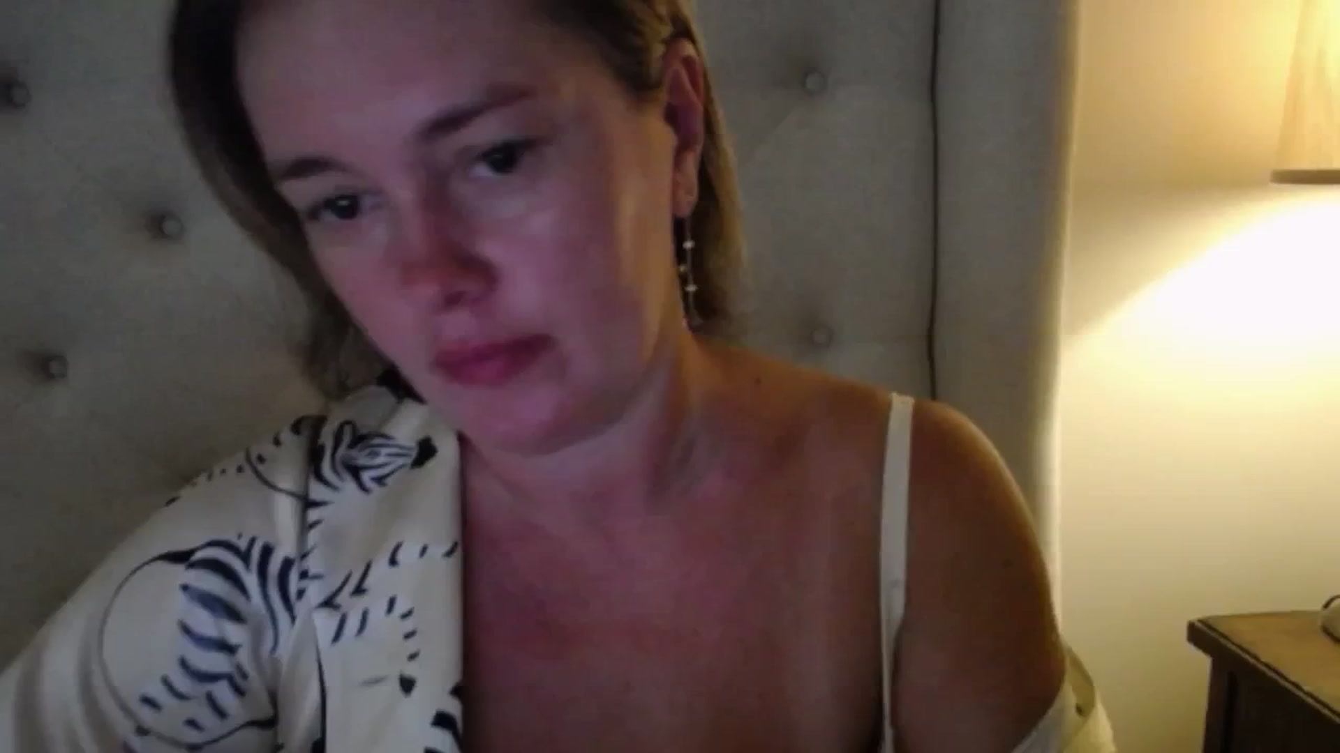 Gallery image thumbnail from J0llye's myfreecams stream on, 08/27/2025, 18:10 image 6 of 20