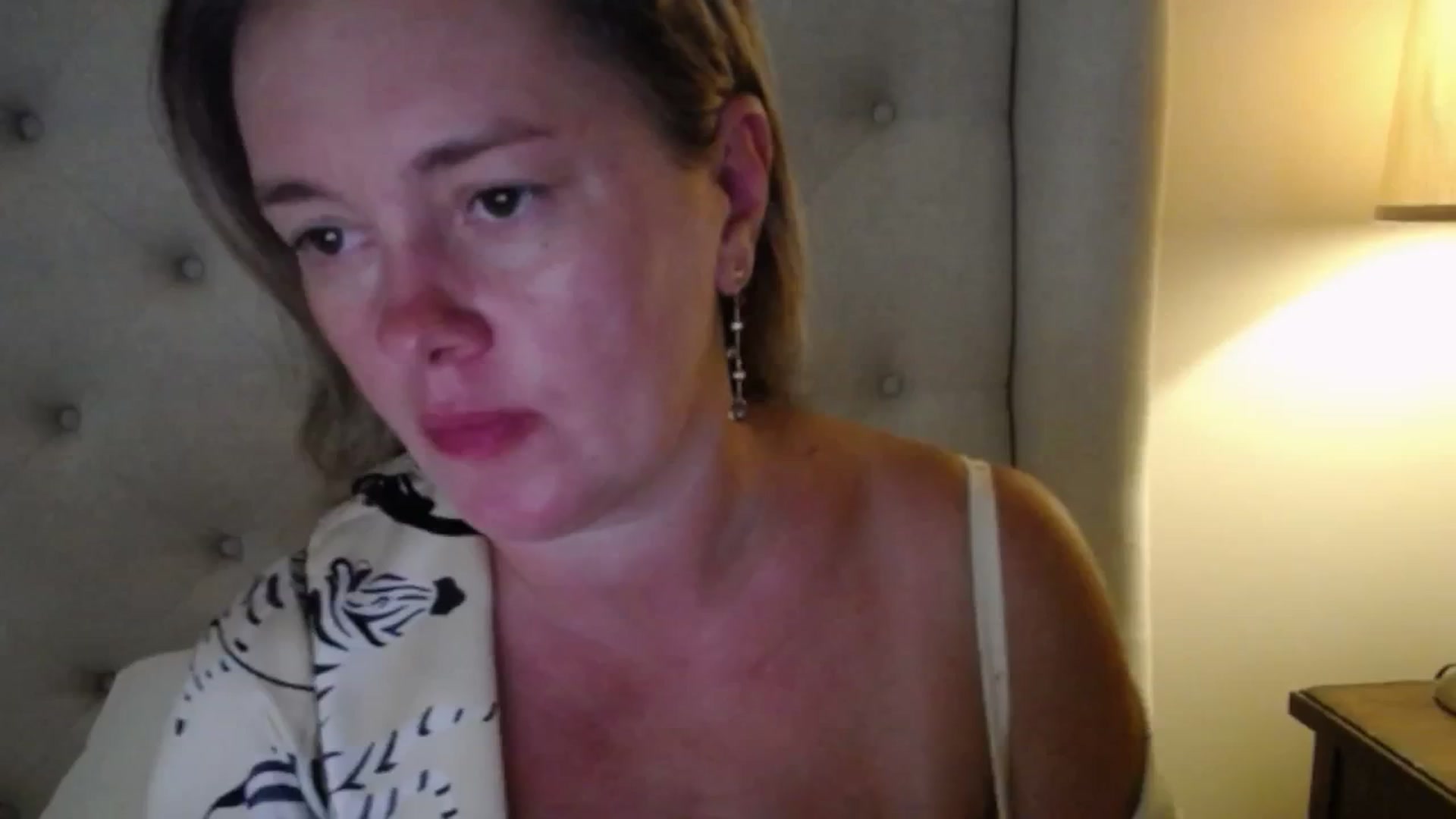Gallery image thumbnail from J0llye's myfreecams stream on, 08/27/2025, 18:10 image 4 of 20