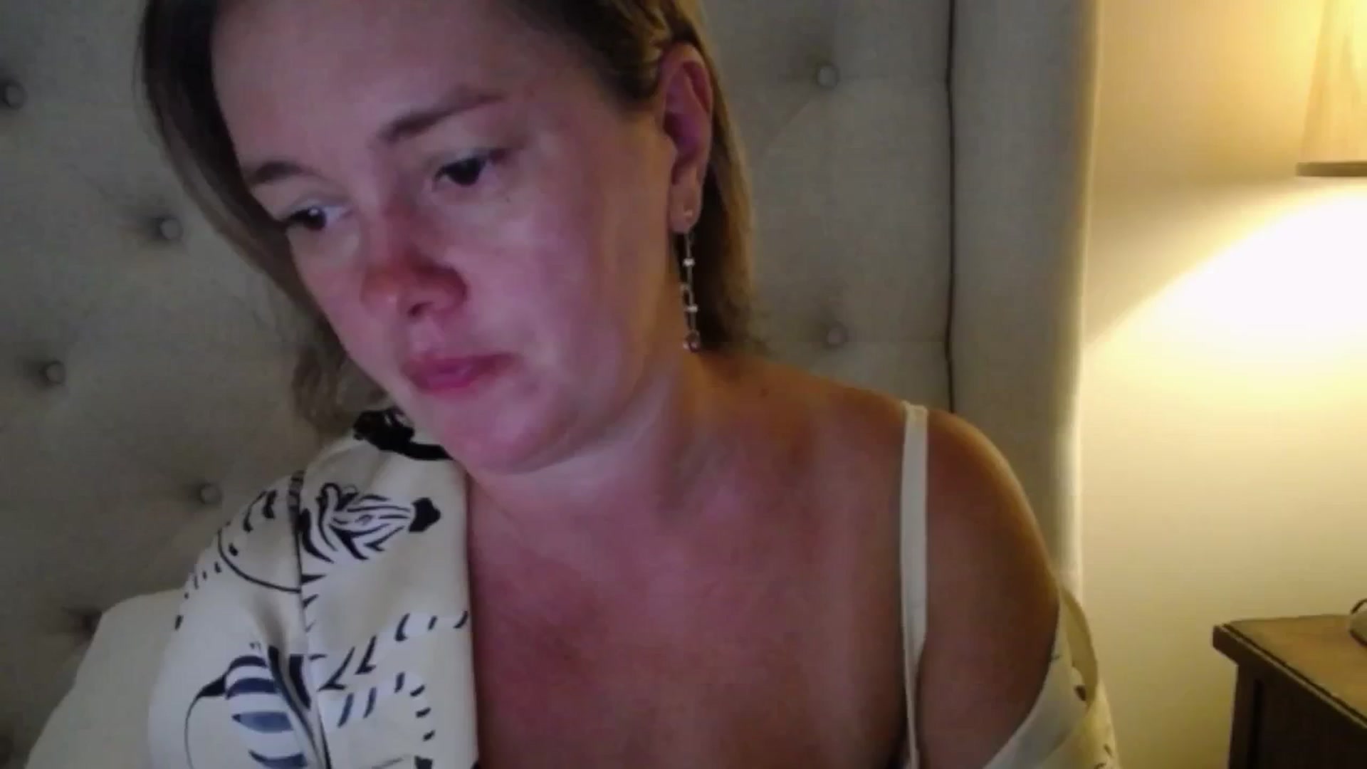 Gallery image thumbnail from J0llye's myfreecams stream on, 08/27/2025, 18:10 image 9 of 20