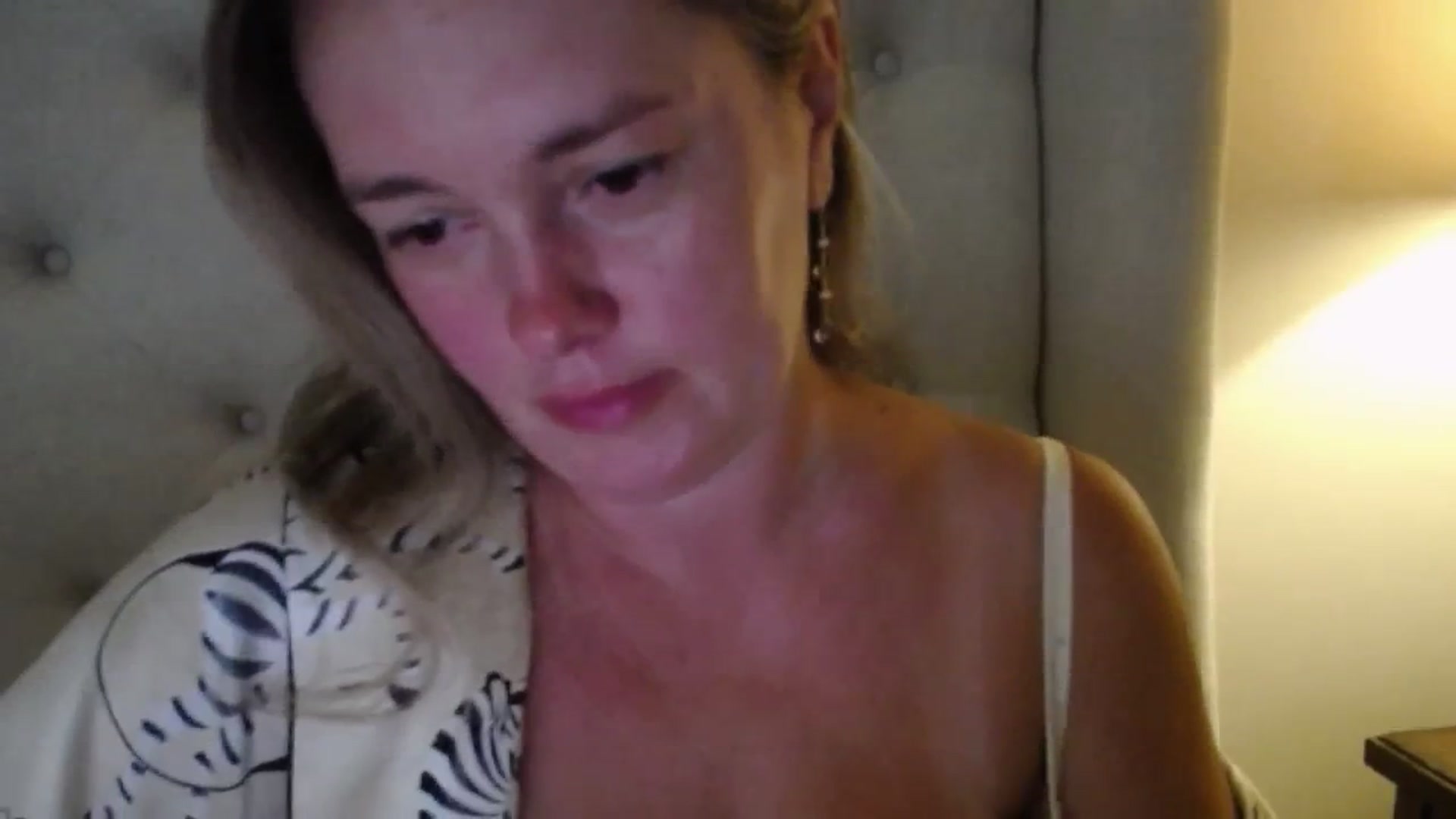 Gallery image thumbnail from J0llye's myfreecams stream on, 08/27/2025, 19:22 image 15 of 20