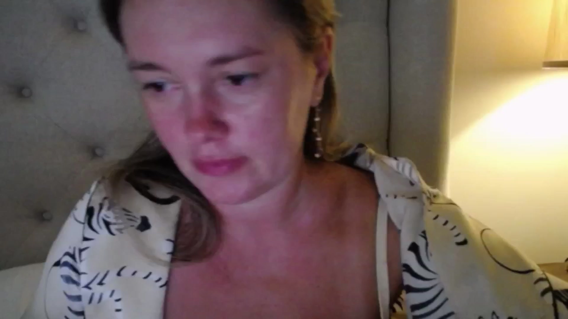 Gallery image thumbnail from J0llye's myfreecams stream on, 08/27/2025, 19:22 image 5 of 20