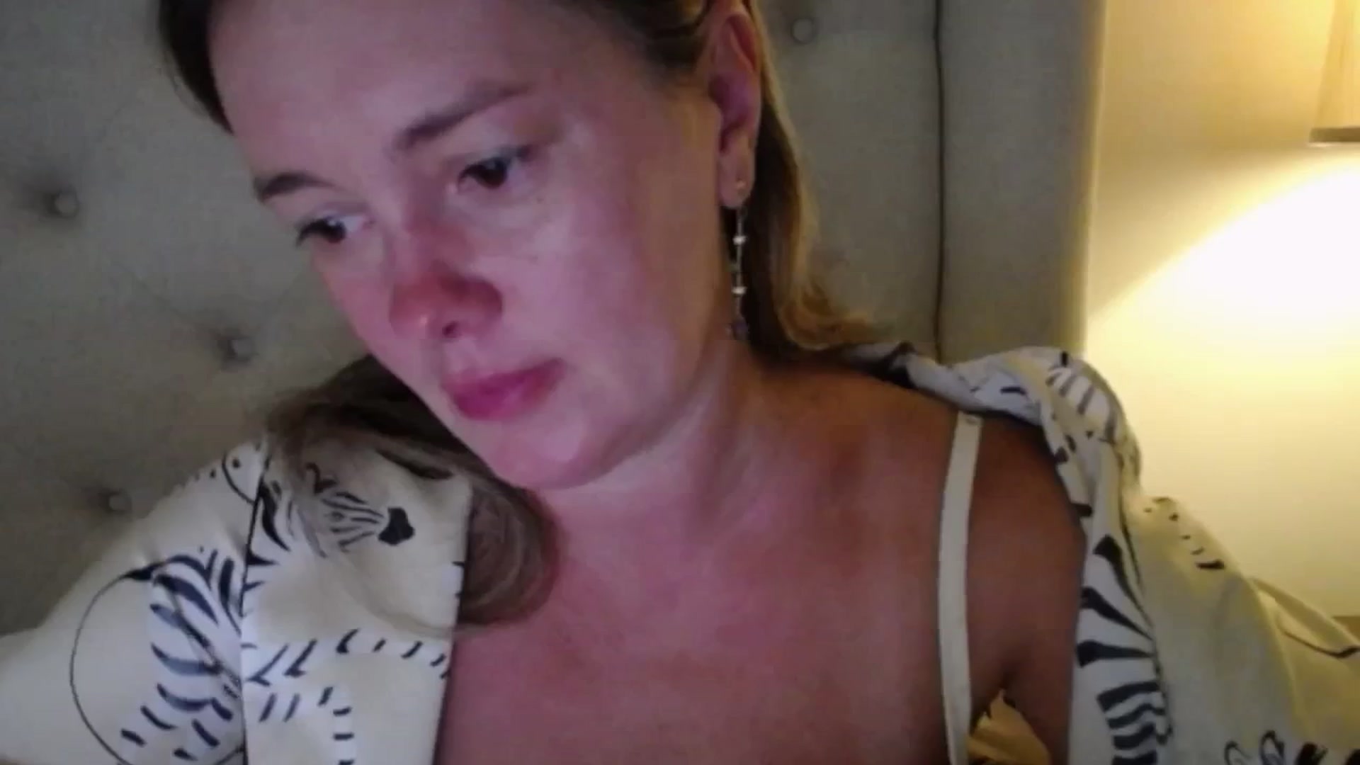 Gallery image thumbnail from J0llye's myfreecams stream on, 08/27/2025, 19:22 image 4 of 20
