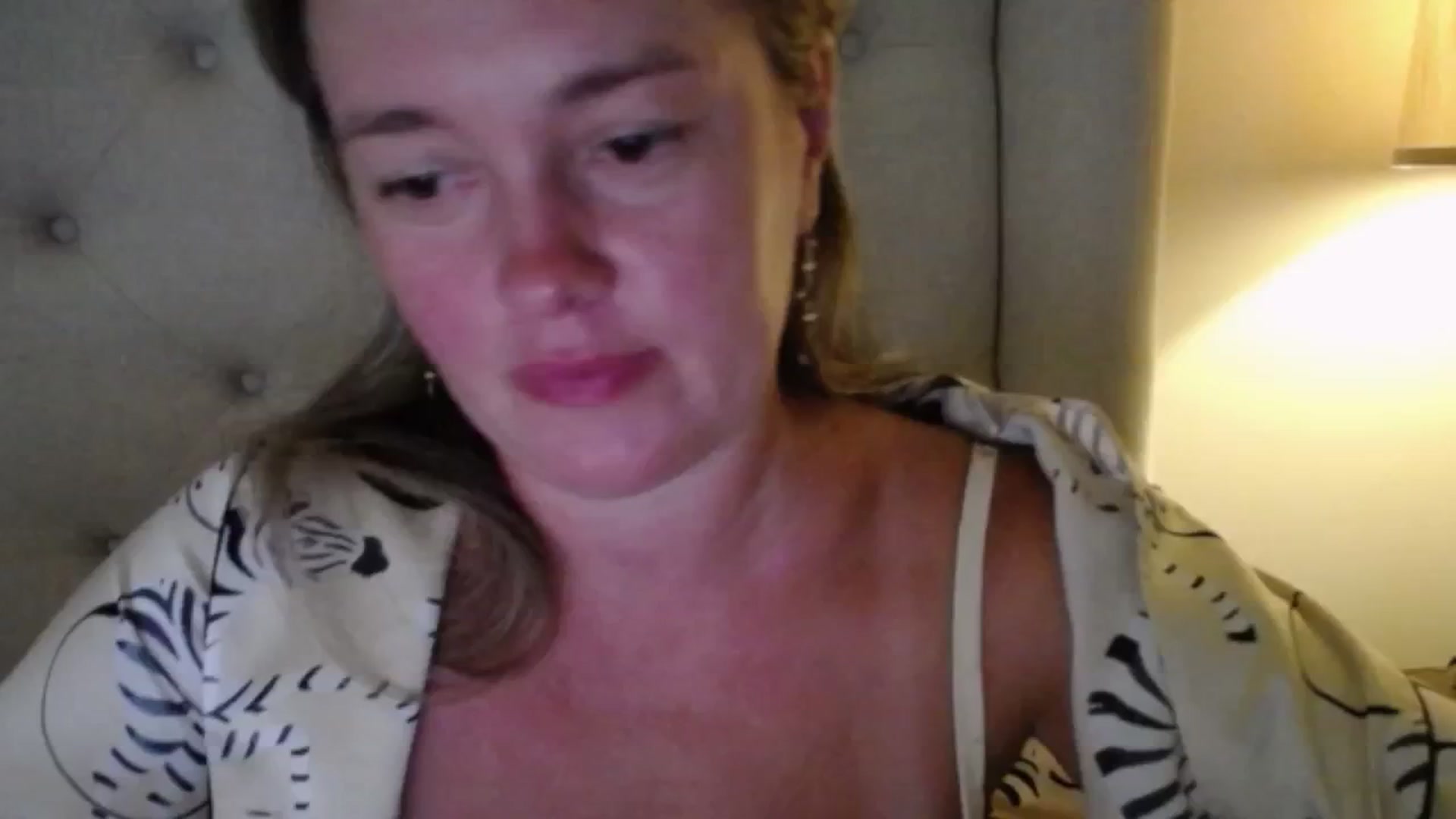 Gallery image thumbnail from J0llye's myfreecams stream on, 08/27/2025, 19:22 image 6 of 20