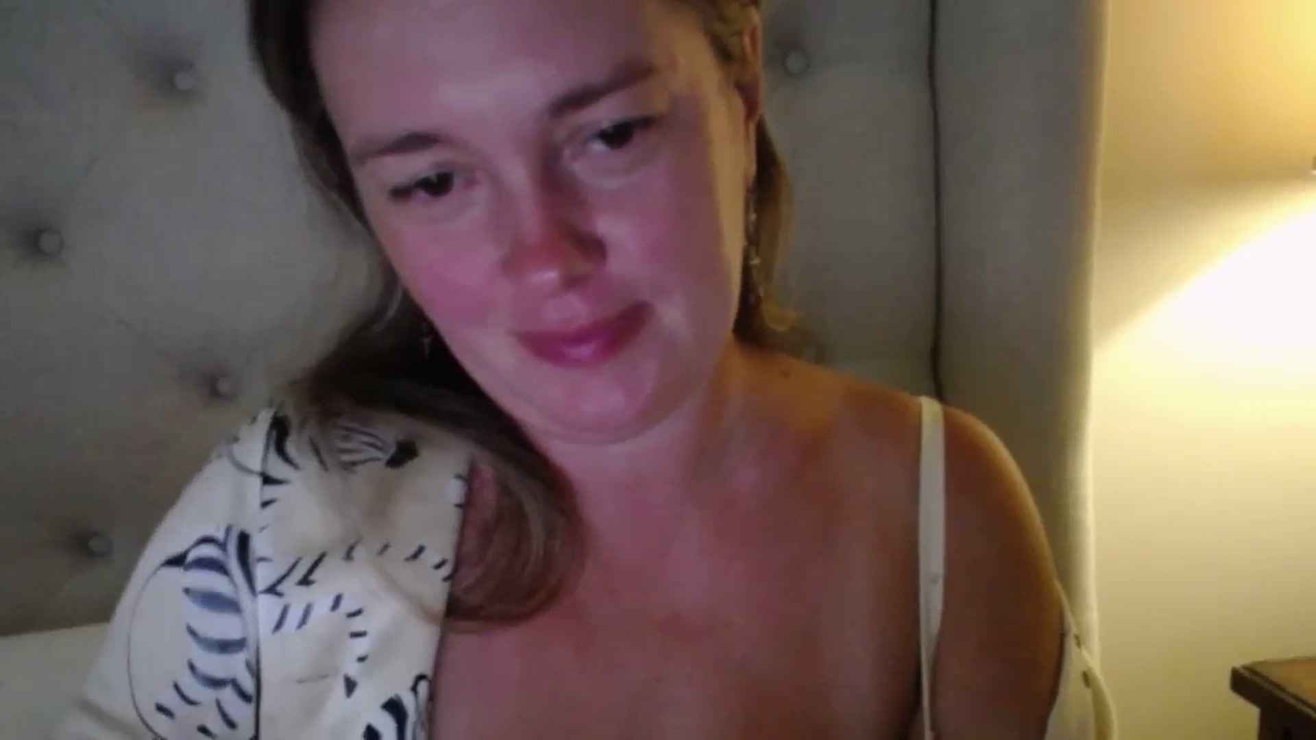 Gallery image thumbnail from J0llye's myfreecams stream on, 08/27/2025, 19:22 image 10 of 20