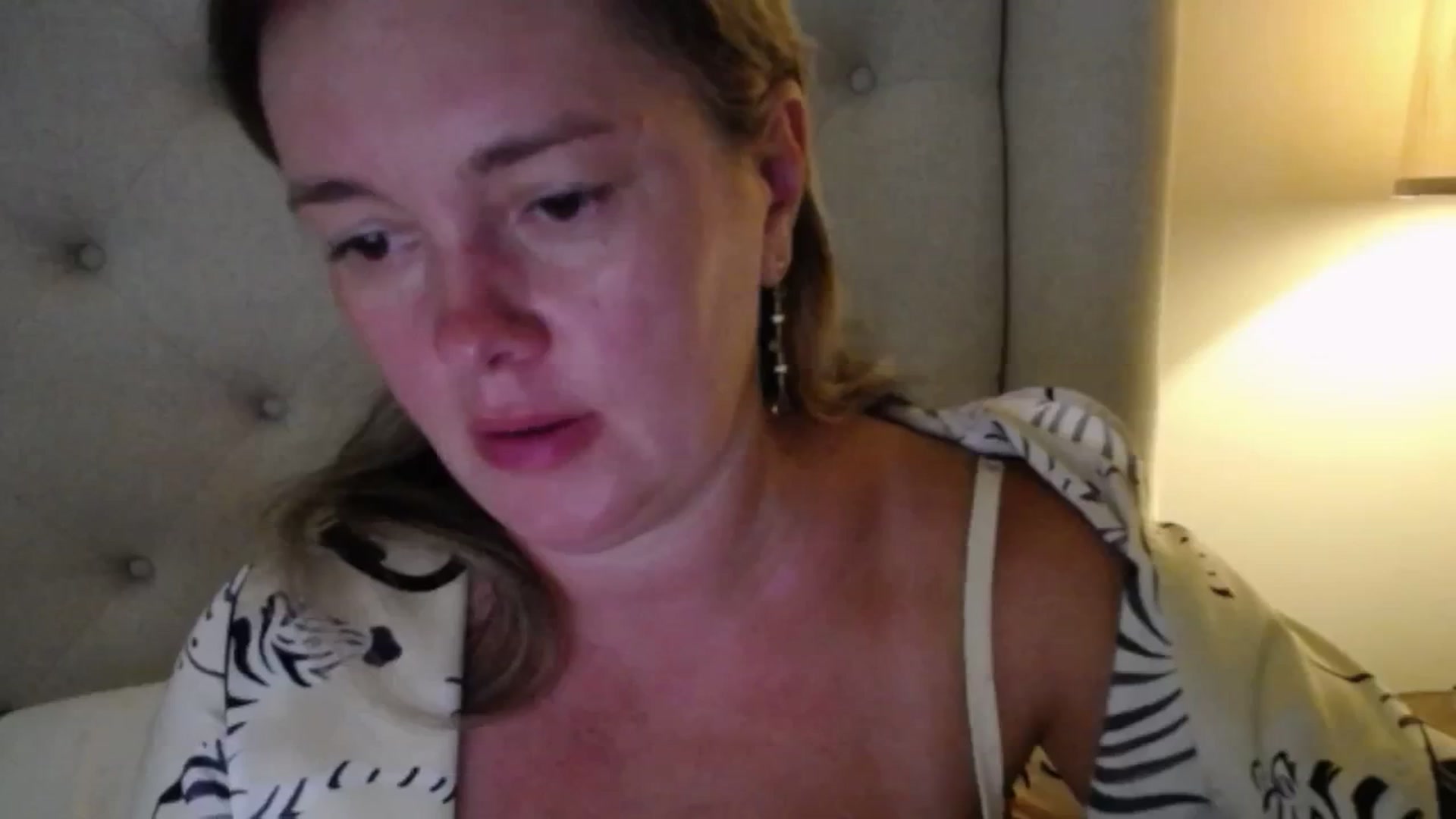 Gallery image thumbnail from J0llye's myfreecams stream on, 08/27/2025, 19:22 image 2 of 20