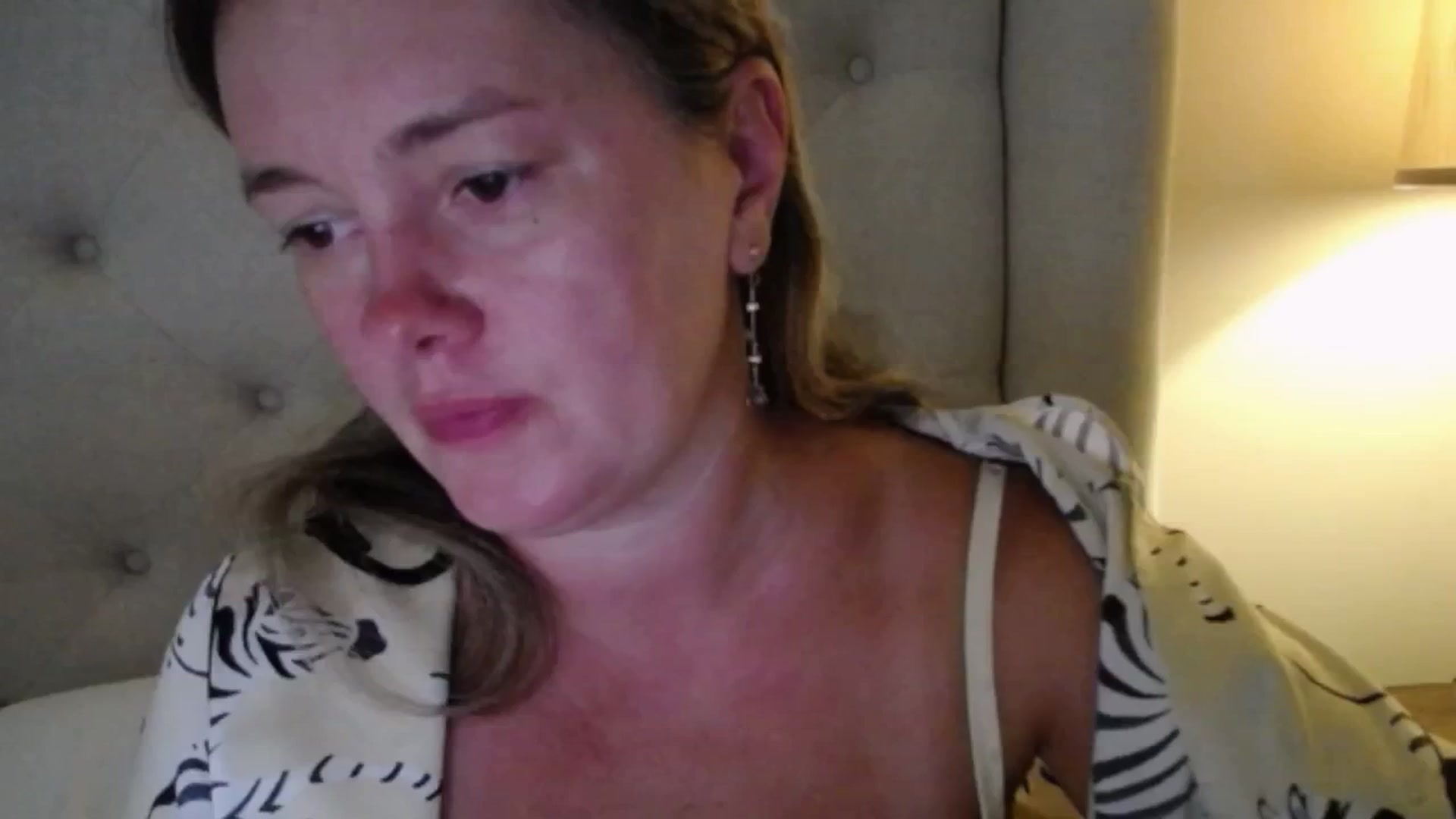 Gallery image thumbnail from J0llye's myfreecams stream on, 08/27/2025, 19:22 image 3 of 20