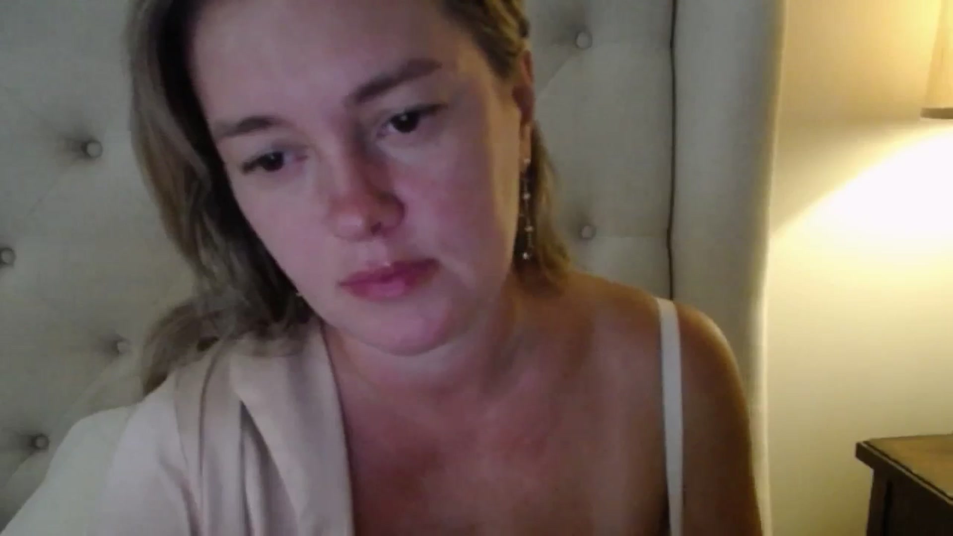 Gallery image thumbnail from J0llye's myfreecams stream on, 08/28/2025, 16:31 image 14 of 20