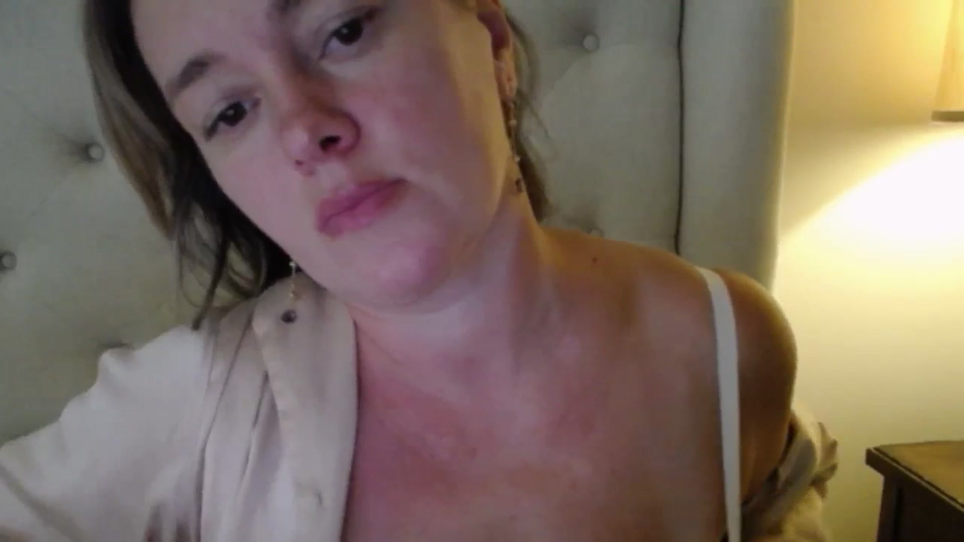 Gallery image thumbnail from J0llye's myfreecams stream on, 08/28/2025, 16:31 image 6 of 20
