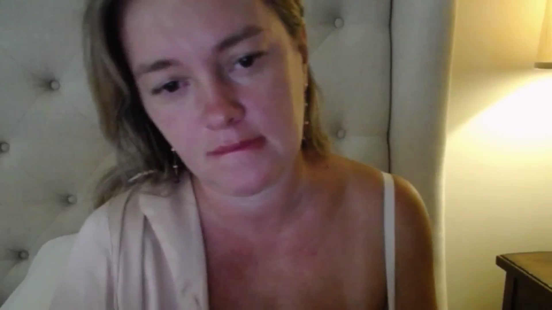 Gallery image thumbnail from J0llye's myfreecams stream on, 08/28/2025, 16:31 image 11 of 20