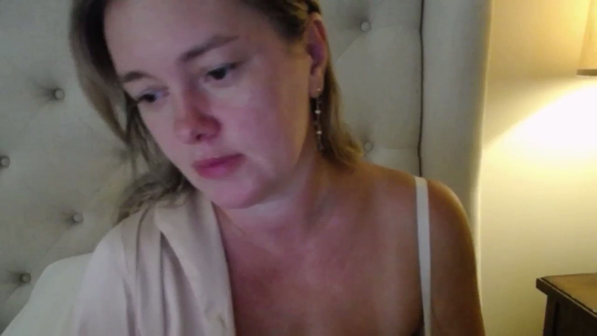Gallery image thumbnail from J0llye's myfreecams stream on, 08/28/2025, 16:31 image 12 of 20