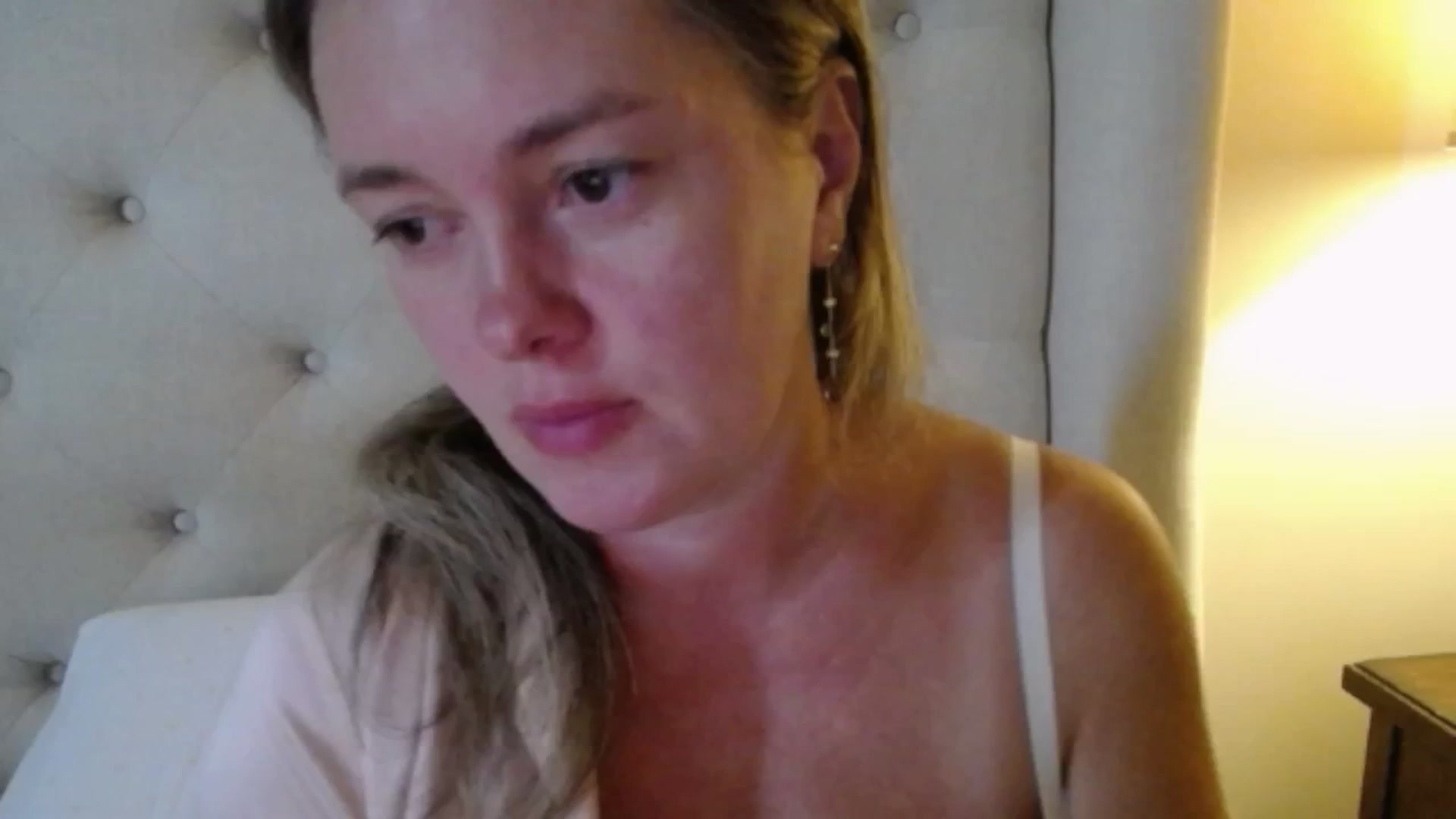 Gallery image thumbnail from J0llye's myfreecams stream on, 08/28/2025, 19:20 image 5 of 20