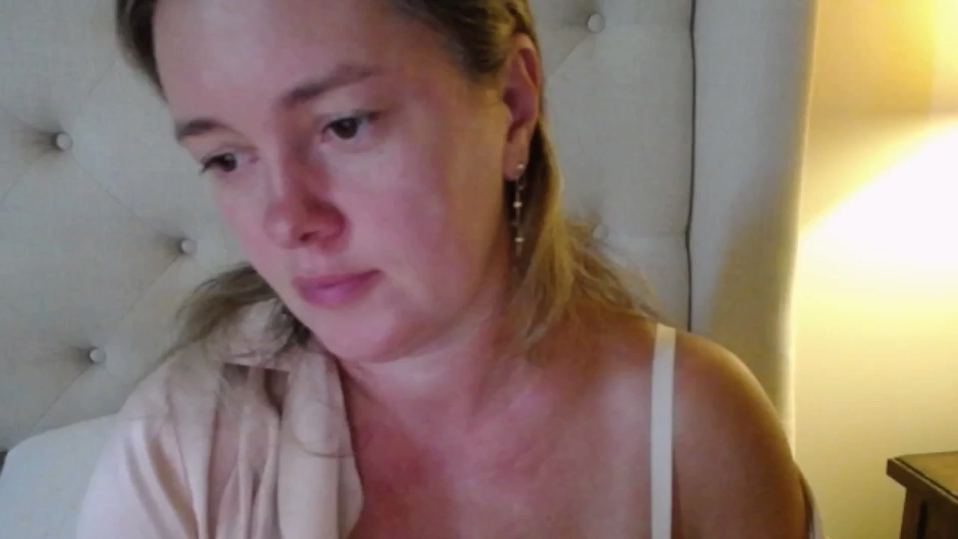 Gallery image thumbnail from J0llye's myfreecams stream on, 08/28/2025, 19:20 image 18 of 20