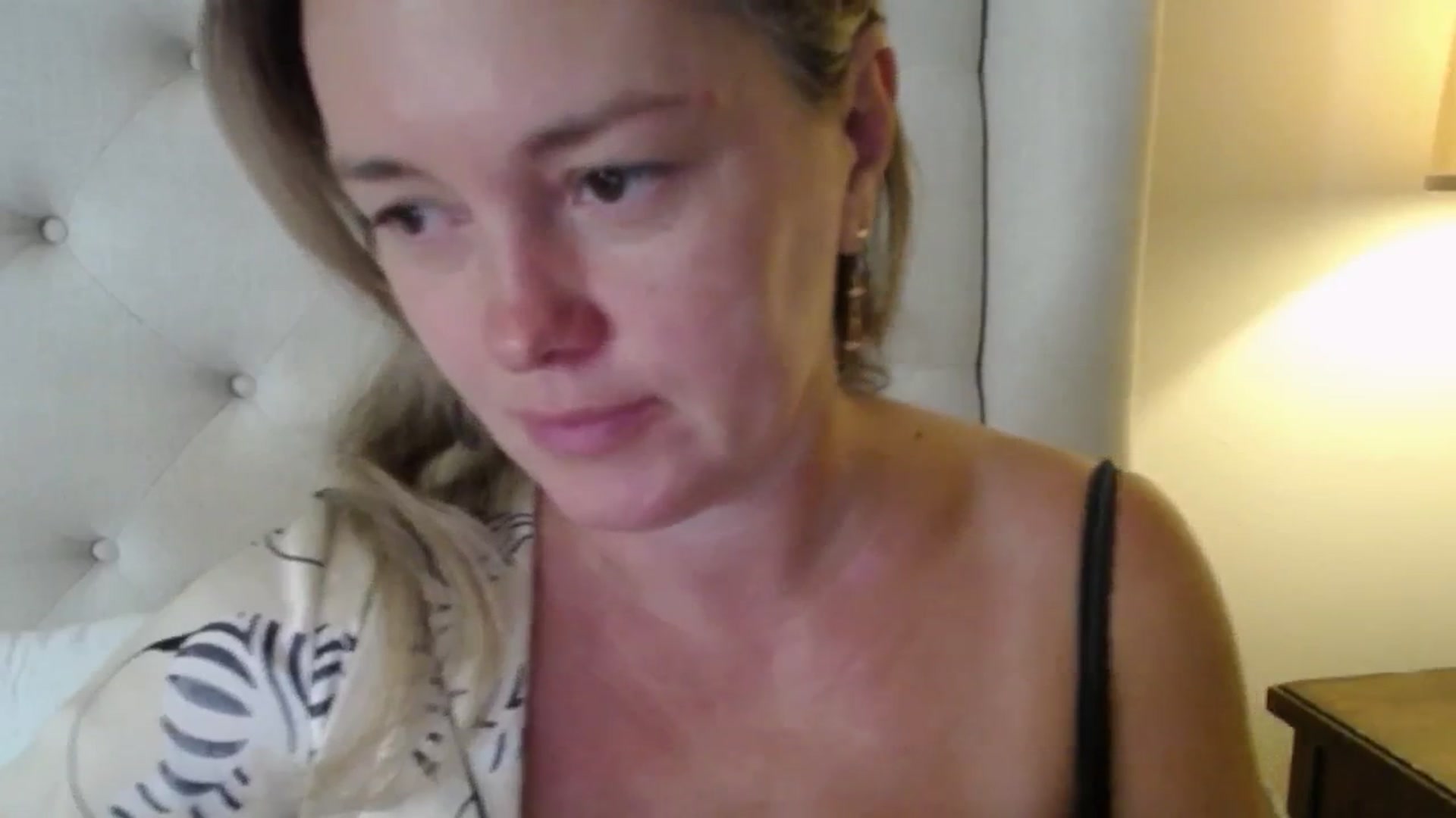 Gallery image thumbnail from J0llye's myfreecams stream on, 08/29/2025, 15:35 image 10 of 20