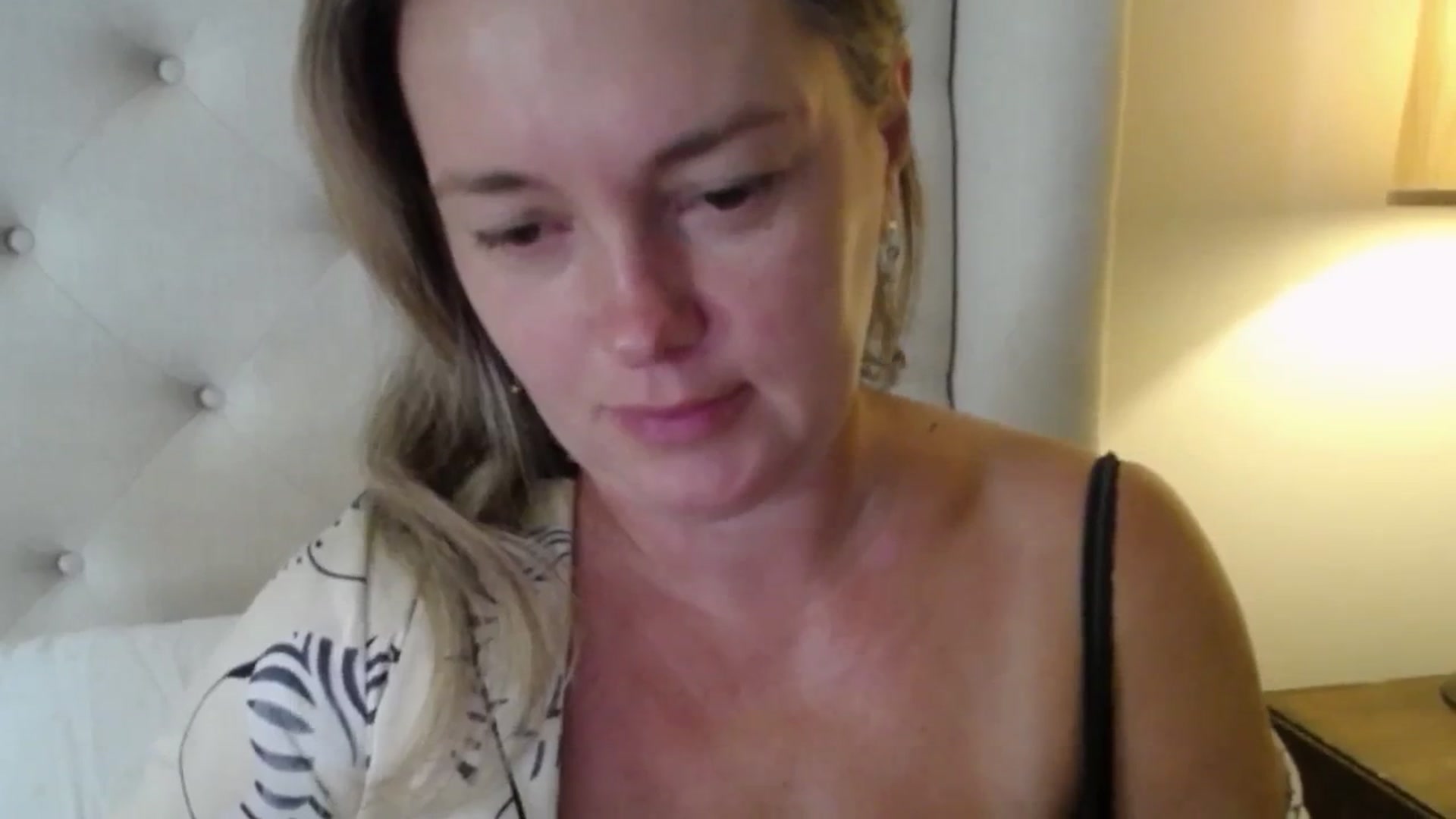 Gallery image thumbnail from J0llye's myfreecams stream on, 08/29/2025, 15:35 image 13 of 20