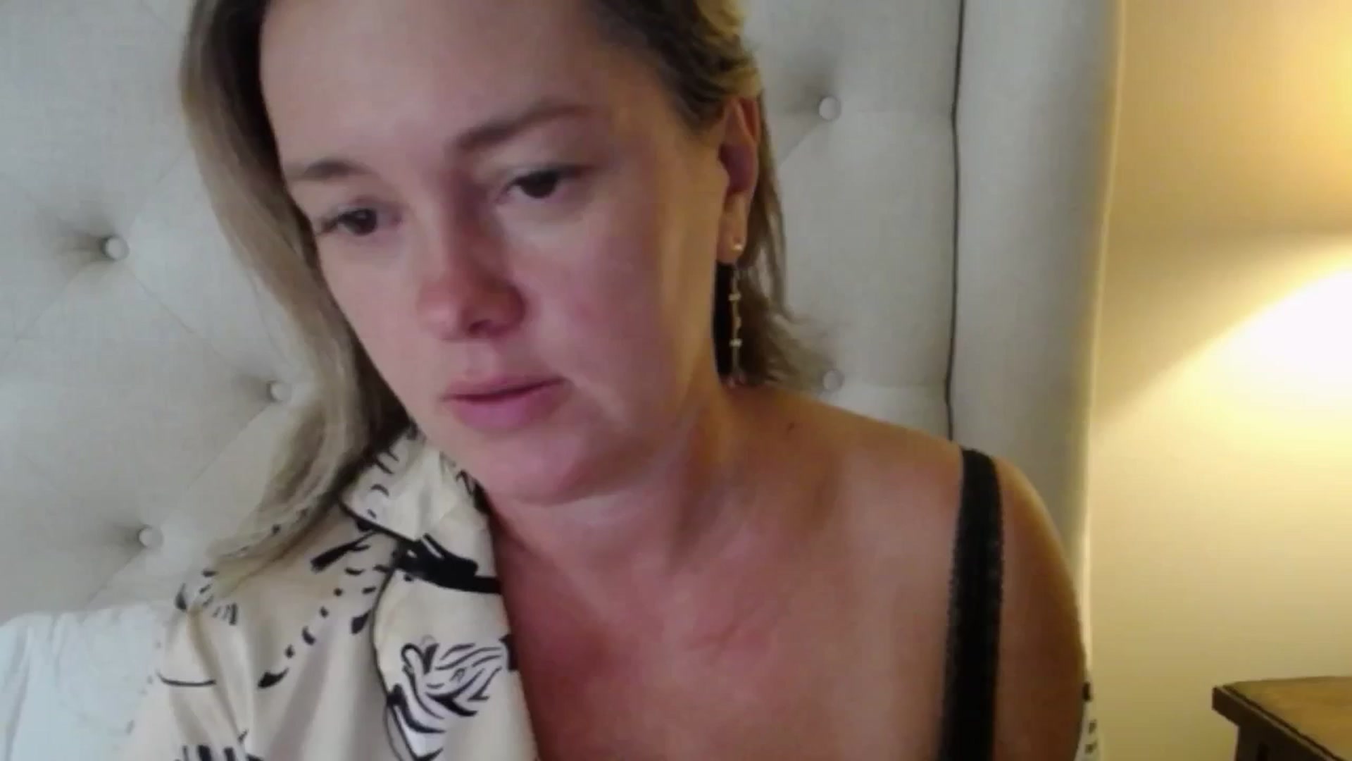 Gallery image thumbnail from J0llye's myfreecams stream on, 08/29/2025, 16:14 image 9 of 20