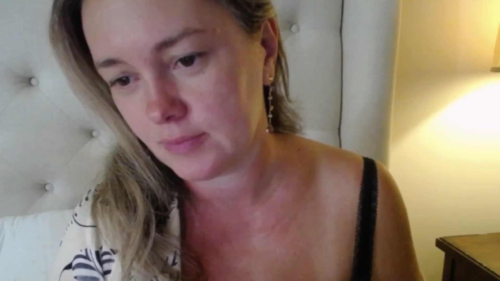 Gallery image thumbnail from J0llye's myfreecams stream on, 08/29/2025, 16:14 image 7 of 20