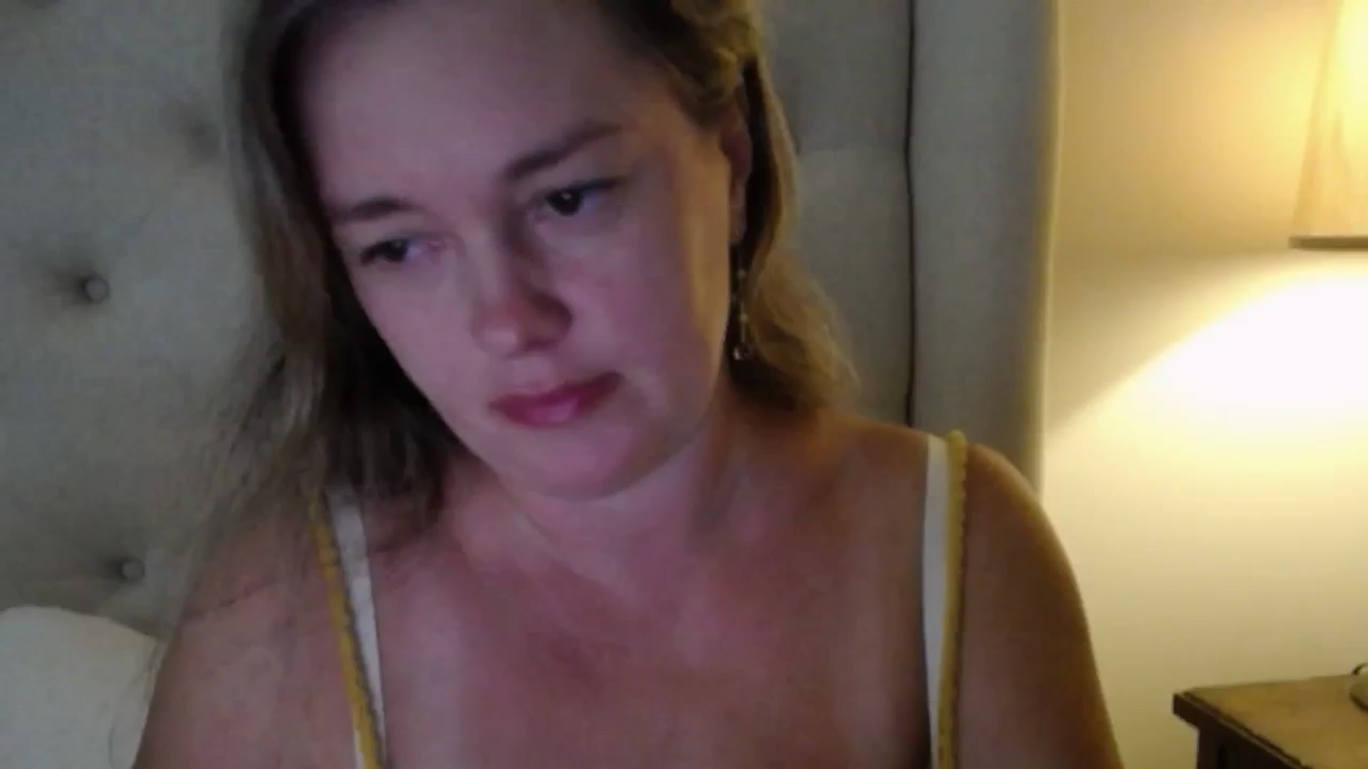 Gallery image thumbnail from J0llye's myfreecams stream on, 09/01/2025, 20:33 image 1 of 20