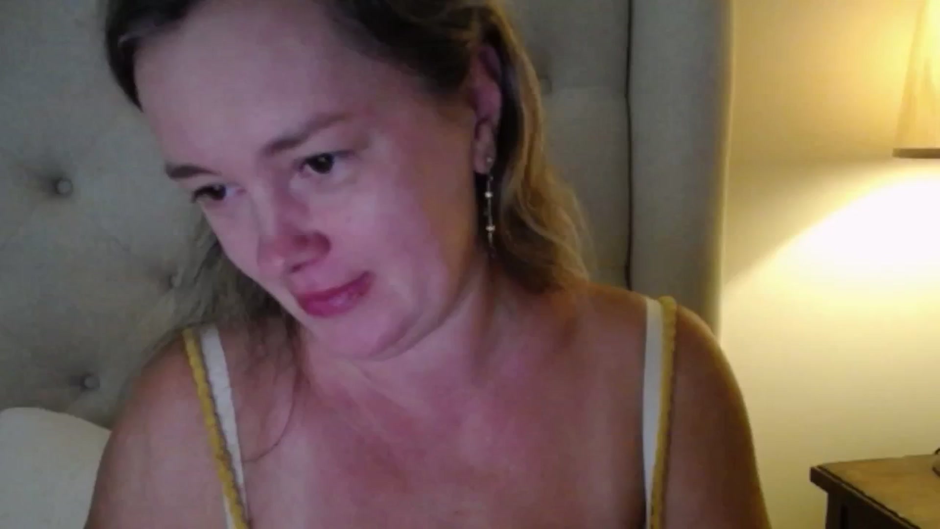 Gallery image thumbnail from J0llye's myfreecams stream on, 09/01/2025, 20:33 image 4 of 20