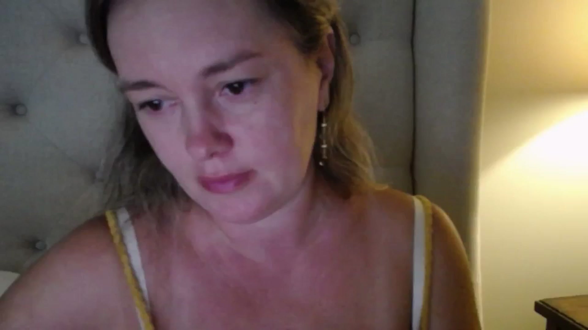 Gallery image thumbnail from J0llye's myfreecams stream on, 09/01/2025, 20:33 image 17 of 20