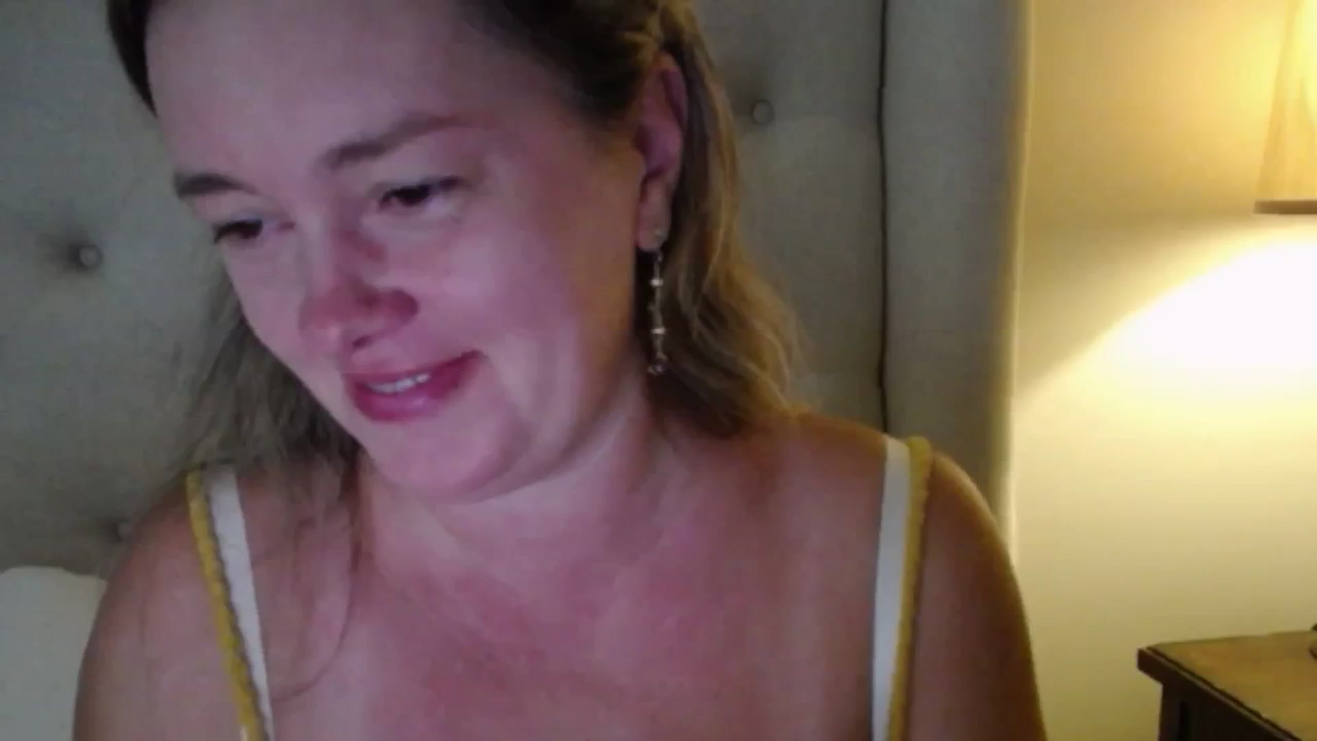 Gallery image thumbnail from J0llye's myfreecams stream on, 09/01/2025, 20:33 image 5 of 20