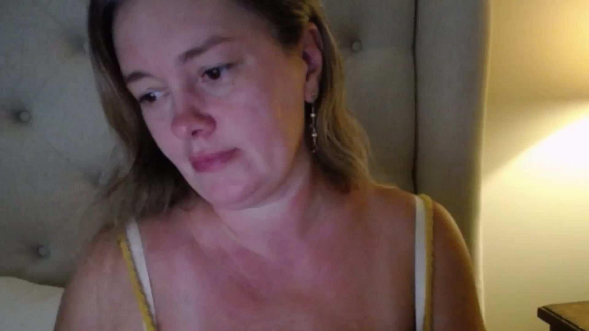 Gallery image thumbnail from J0llye's myfreecams stream on, 09/01/2025, 20:33 image 20 of 20