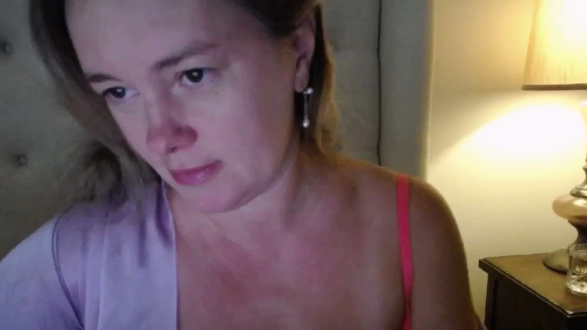 Gallery image thumbnail from J0llye's myfreecams stream on, 09/02/2025, 16:05 image 16 of 20