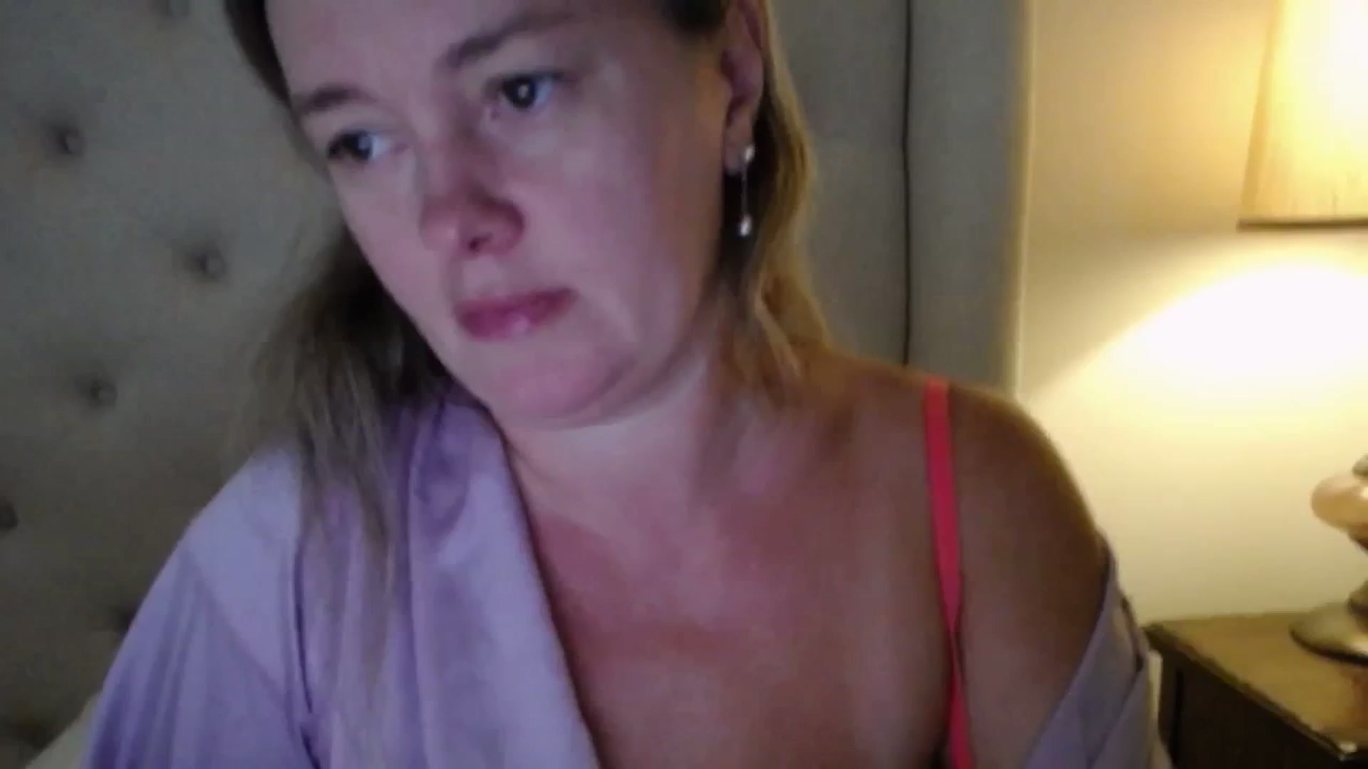 Gallery image thumbnail from J0llye's myfreecams stream on, 09/02/2025, 16:05 image 8 of 20