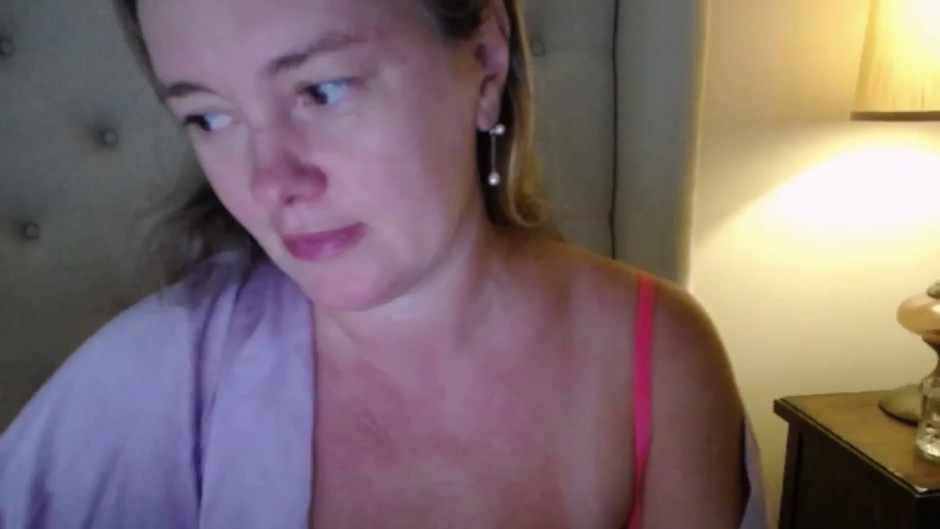 Gallery image thumbnail from J0llye's myfreecams stream on, 09/02/2025, 16:31 image 10 of 20